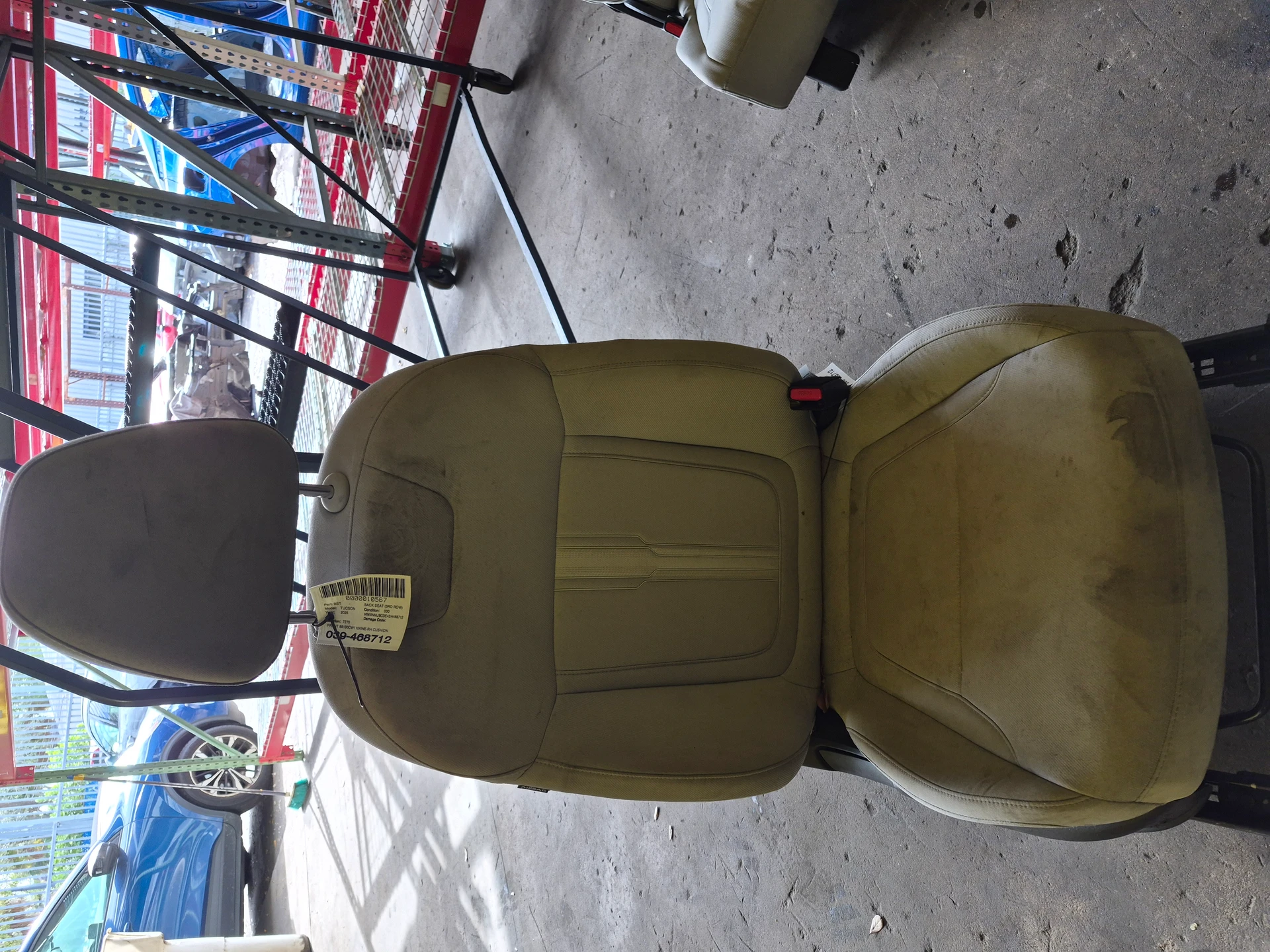 Front Cushion Assy · 1