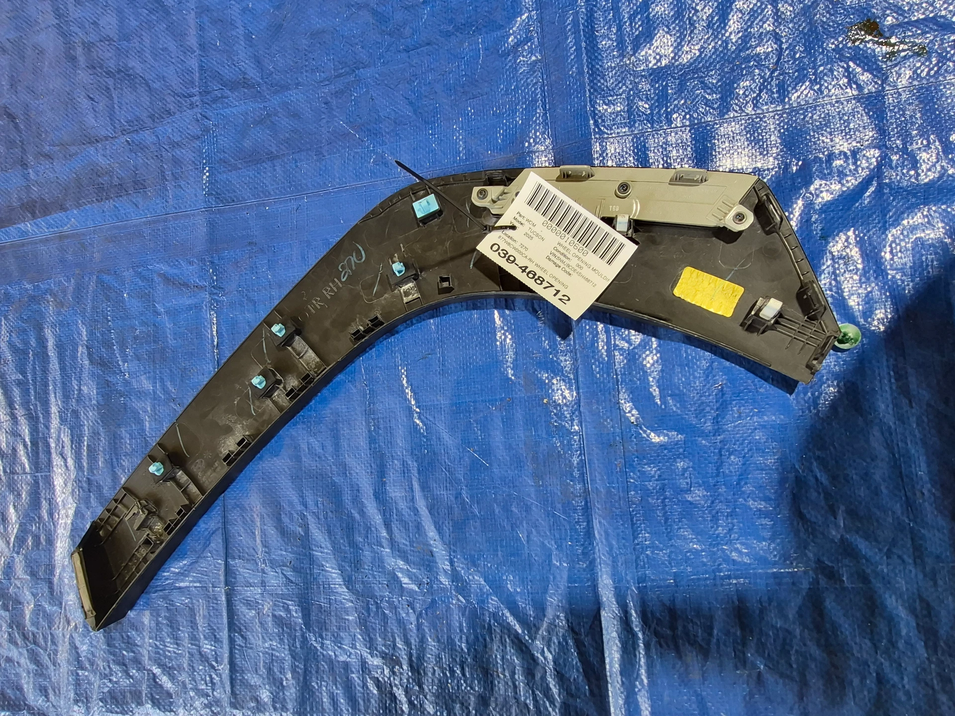 Rh Wheel Opening Molding · 2