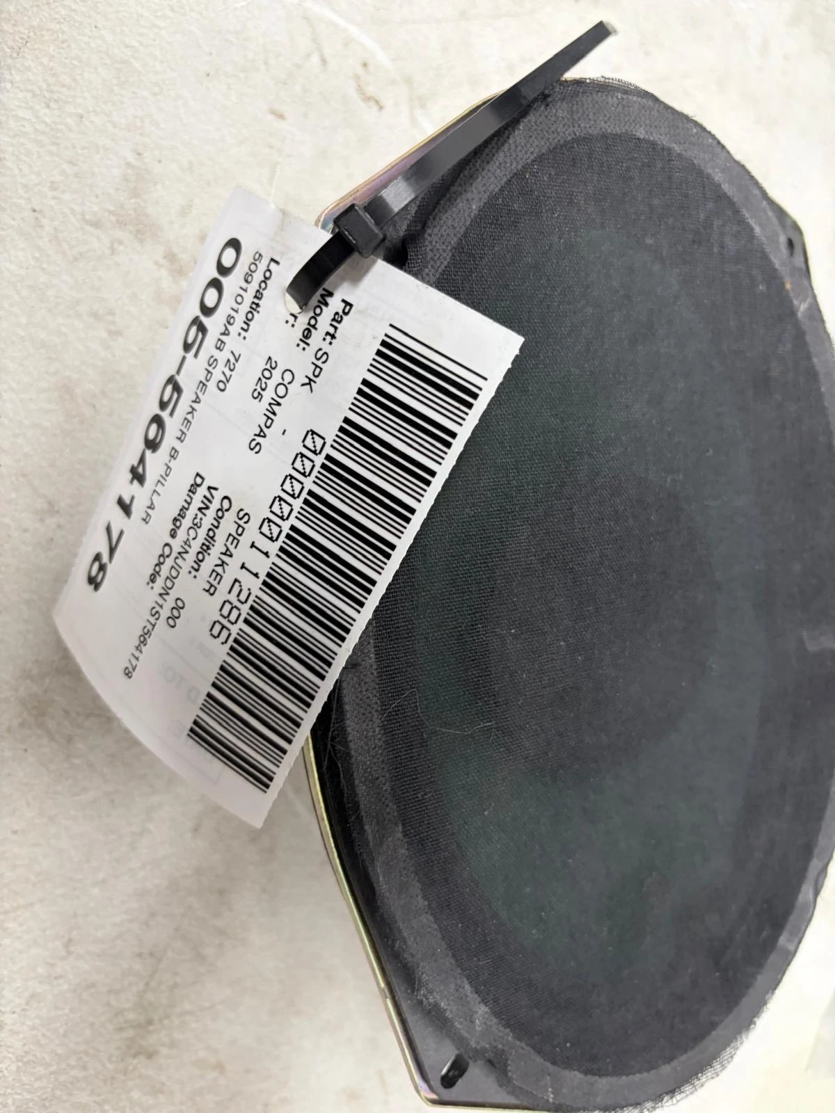 Speaker B-pillar · 1