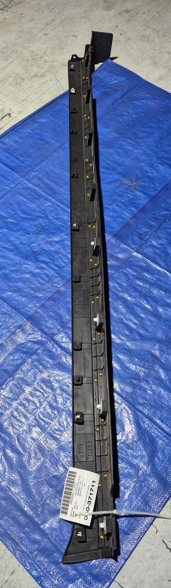 Rh Rocker Molding · 1