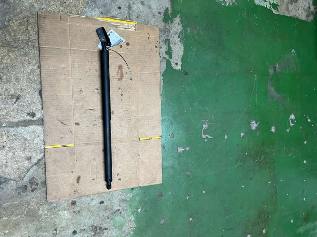 Lh Lift Cylinder · 1