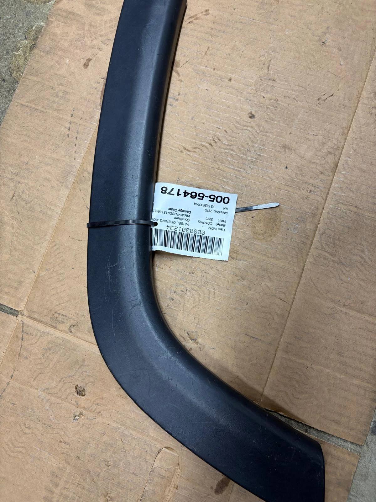 Rh Wheel Opening Molding · 1