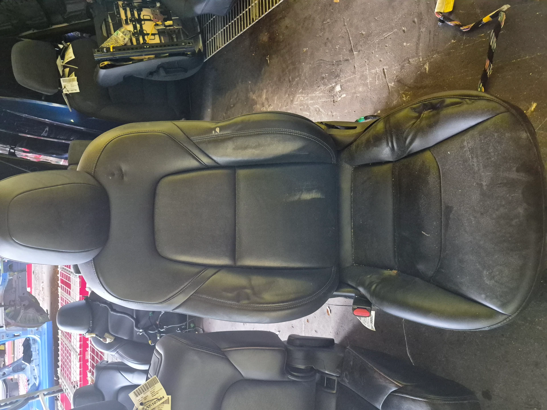 Lh Front Seat Assy · 1