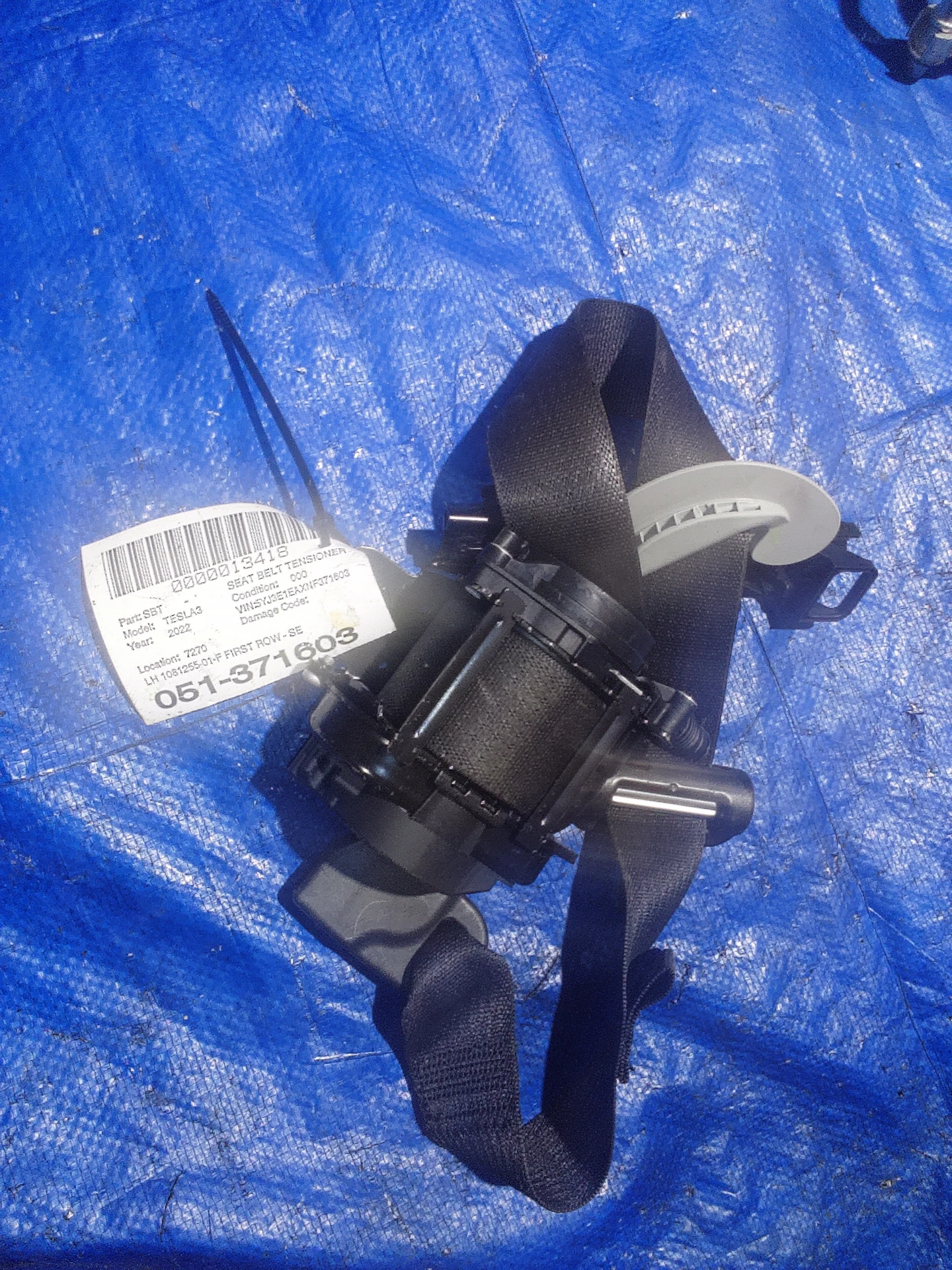 Lh First Row - Seat Belt Retractor Assembly · 1