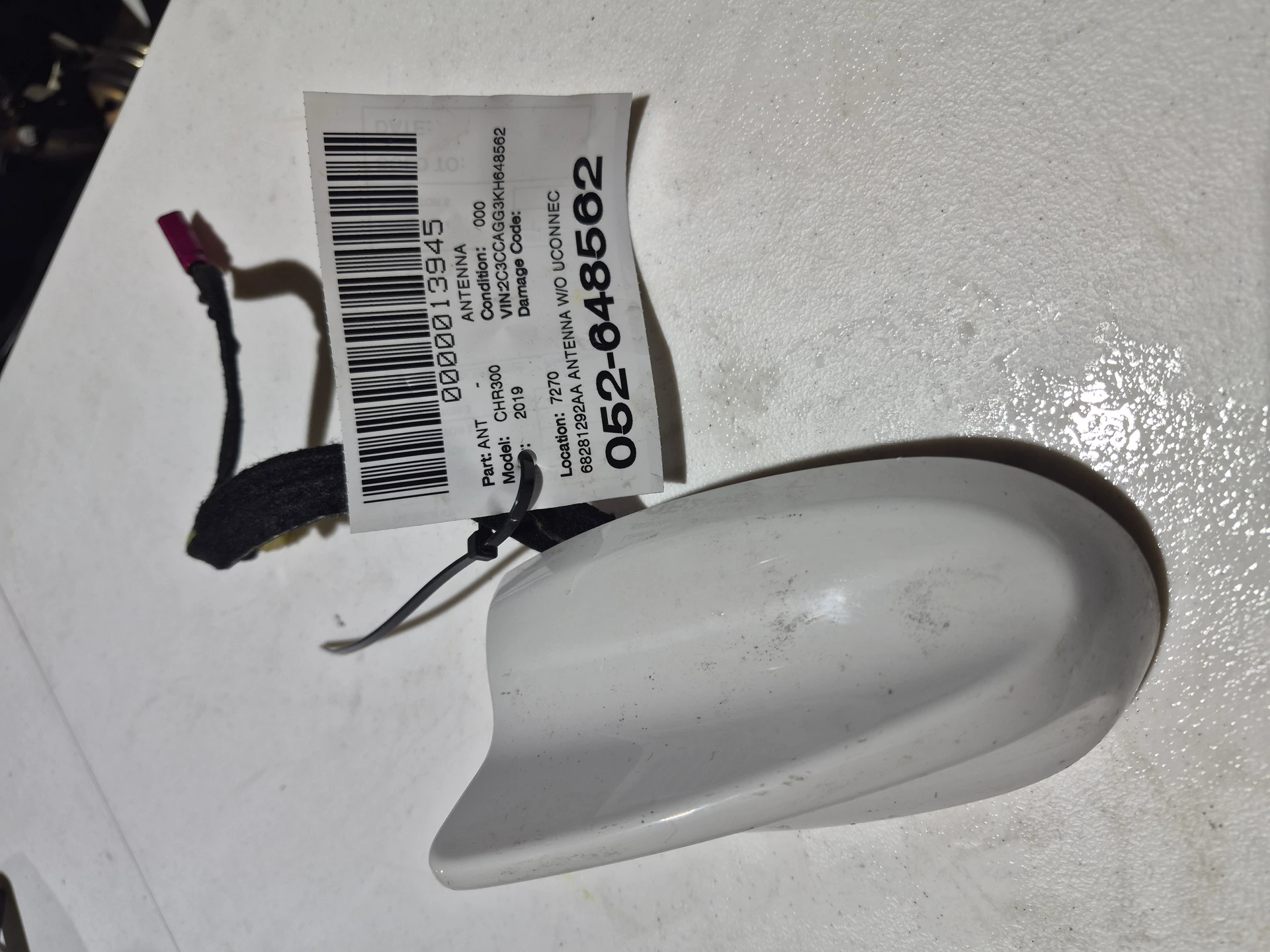 Antenna w/o Uconnect · 1