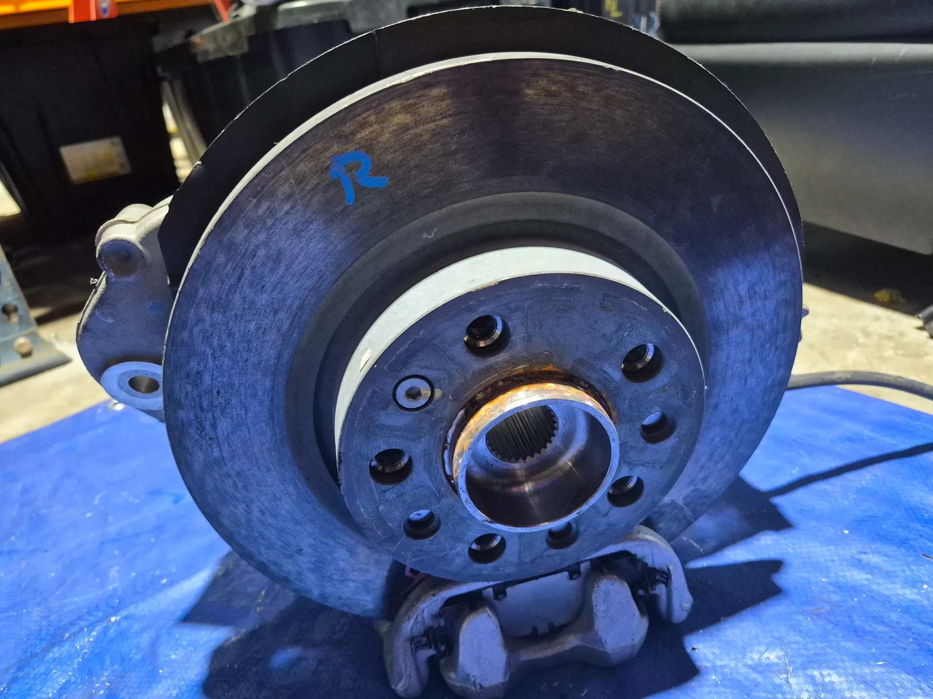 Rh Rear Hub · 2