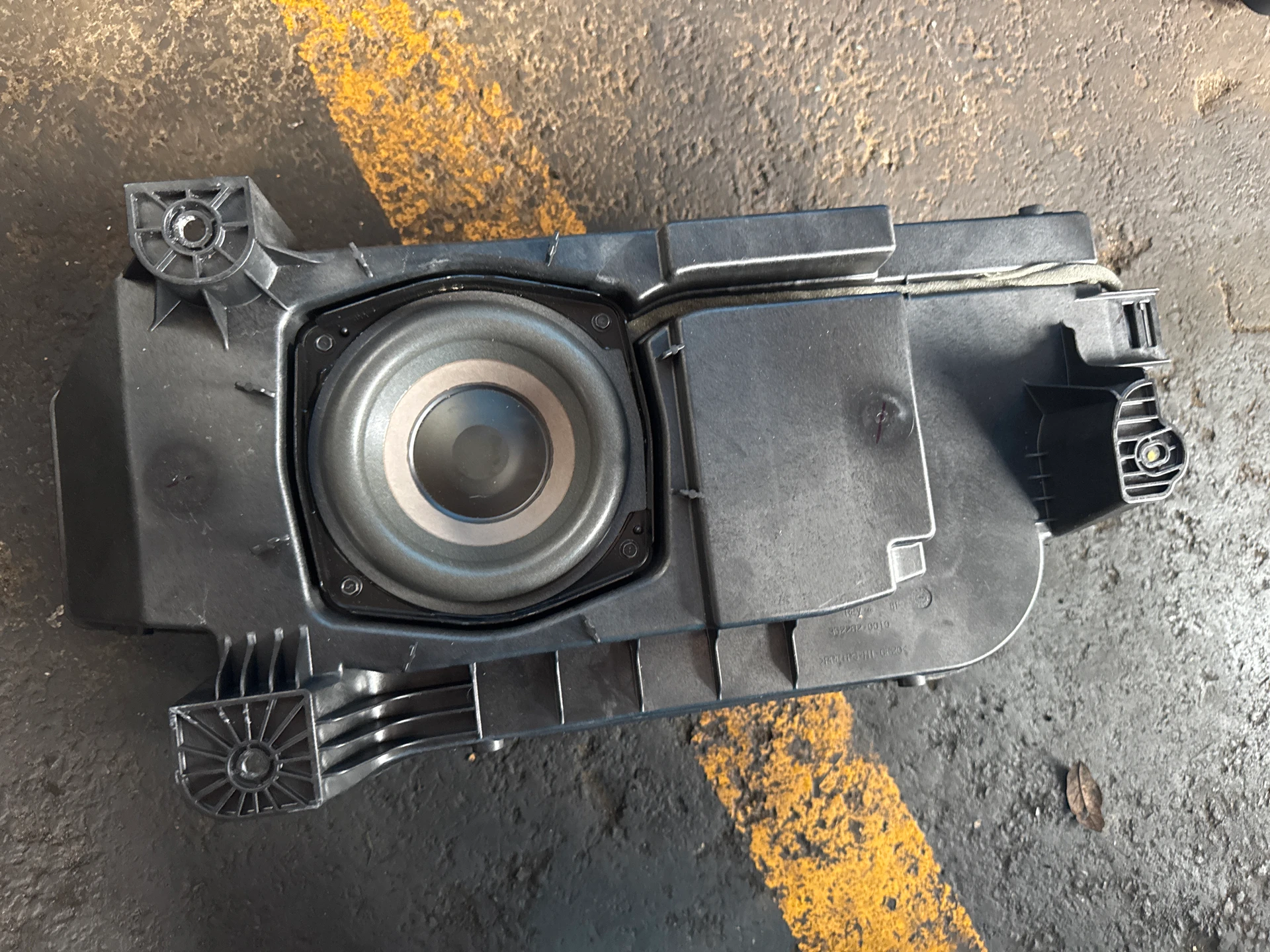 Speaker Center Console · 1