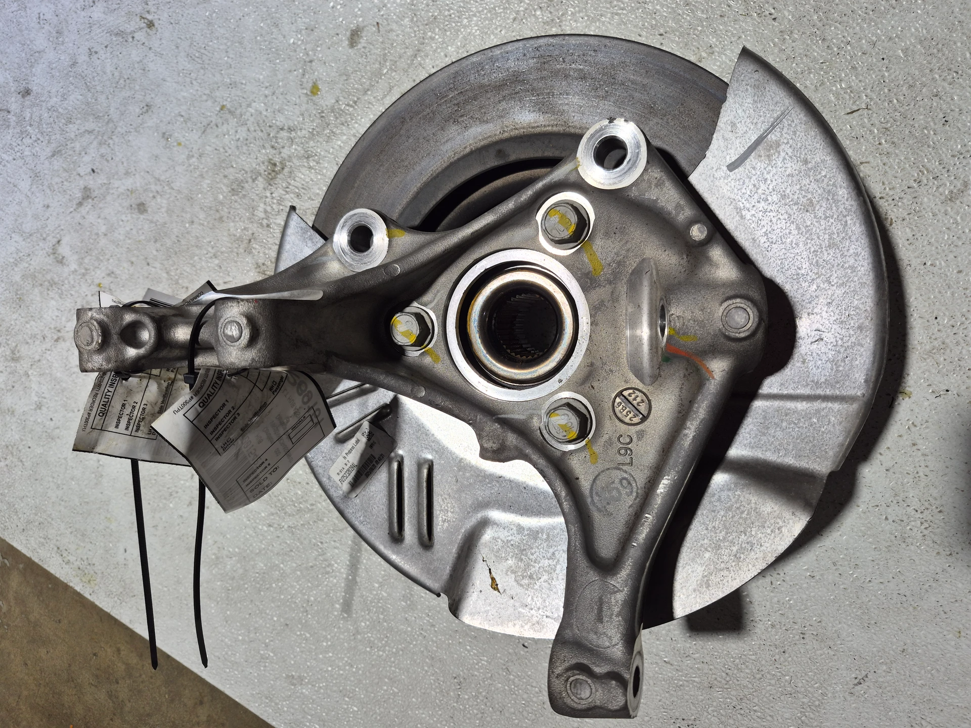 Front Lt Hub Assy · 1