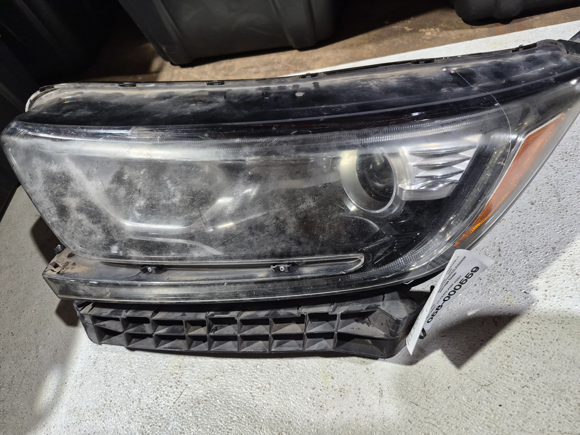 Lh Headlamp Assy · 1