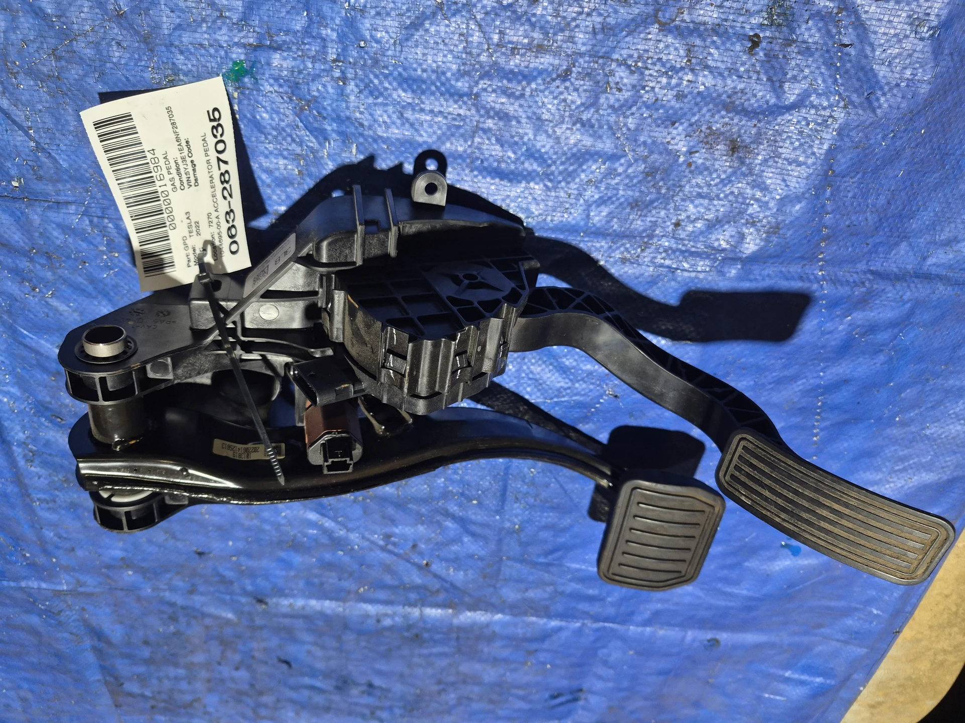 Accelerator Pedal · 1
