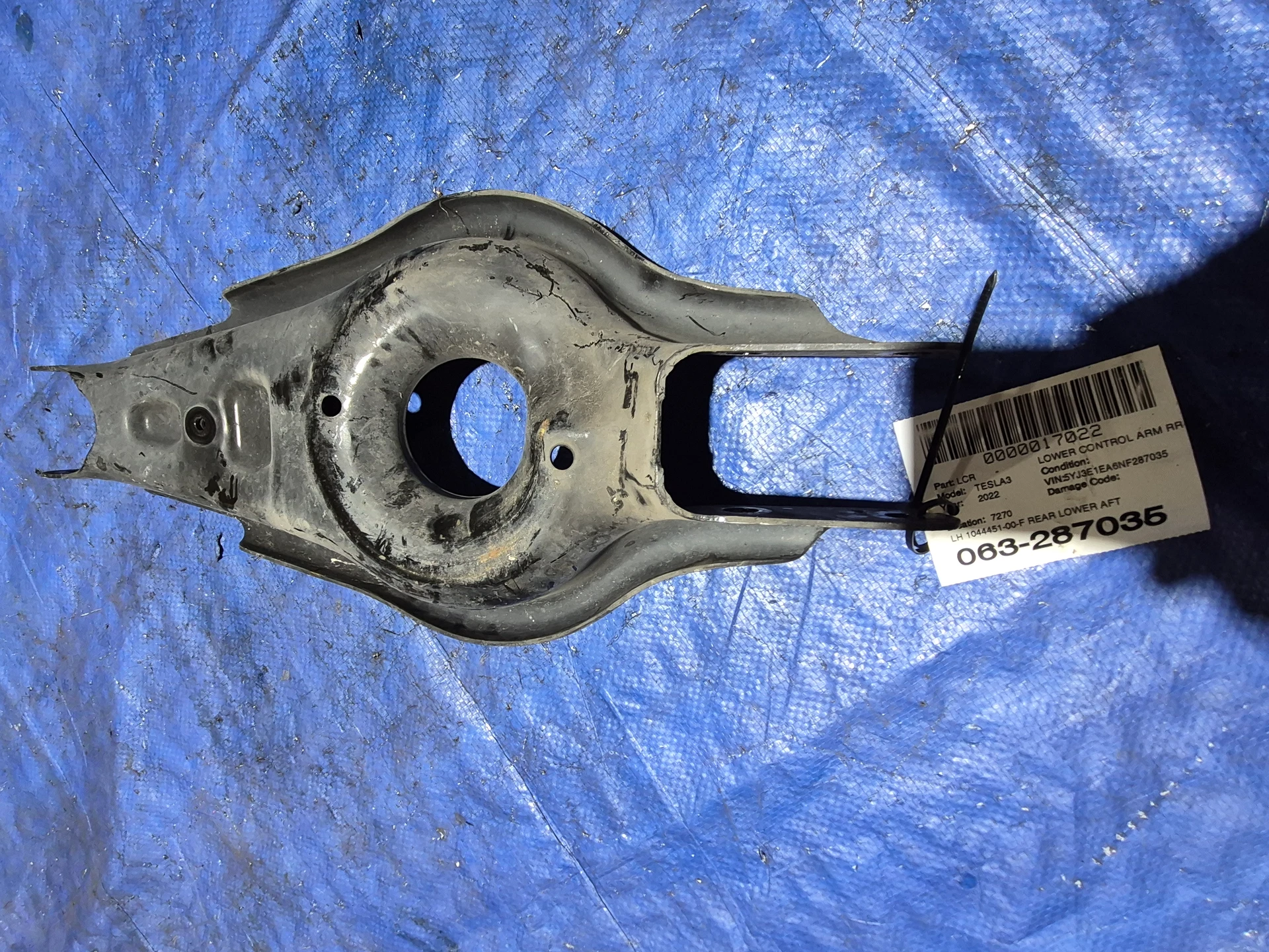 Lh Rear Lower Aft Link Assy · 1