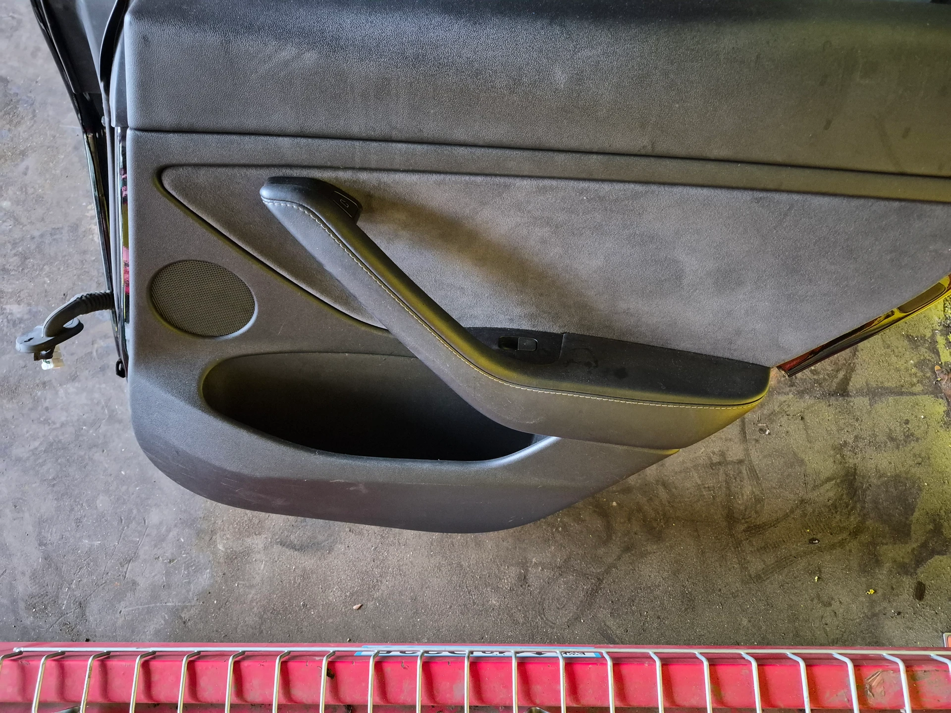 Rh Rear Door Assembly · 2