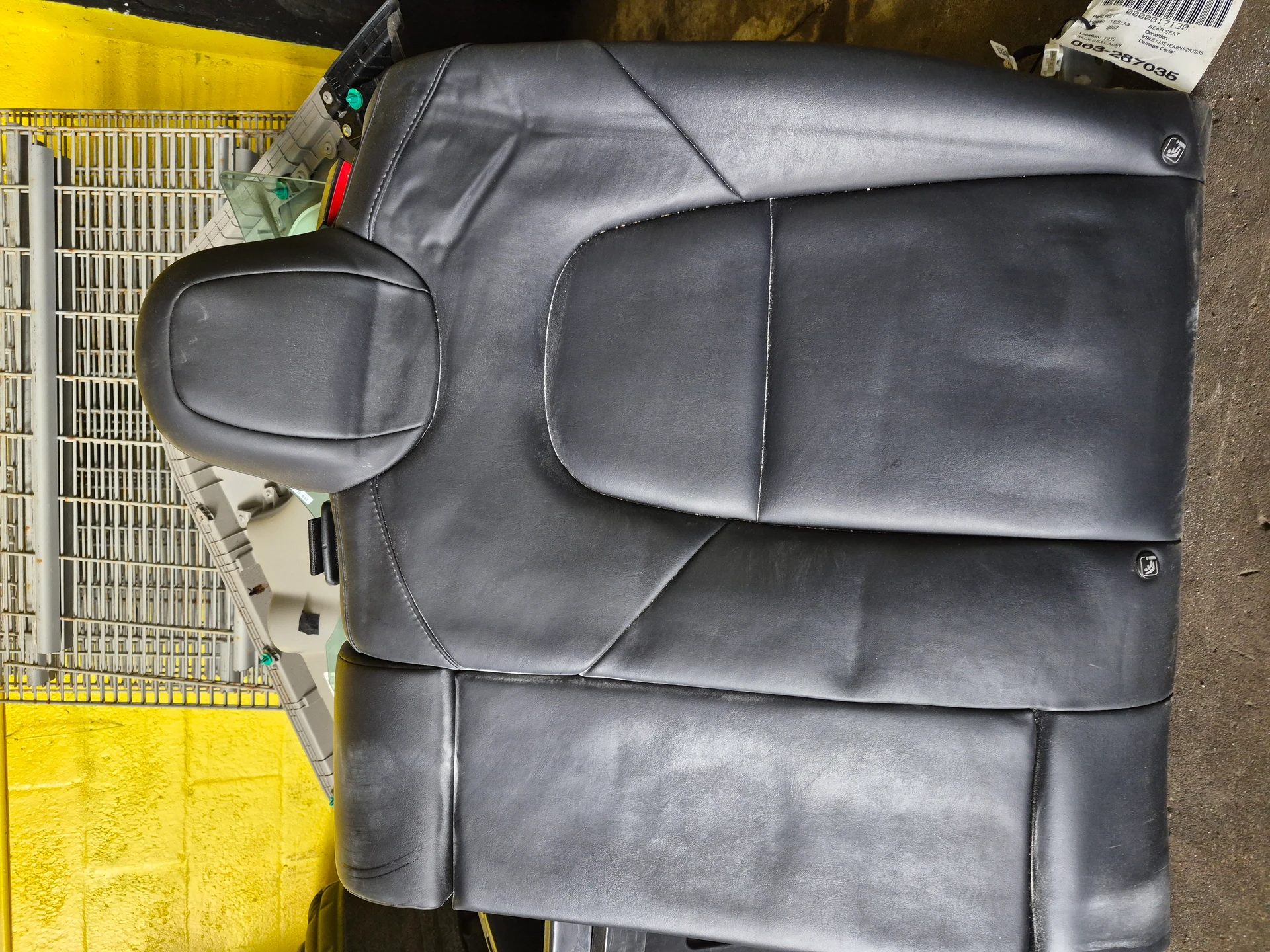 Back Seat Assy · 3