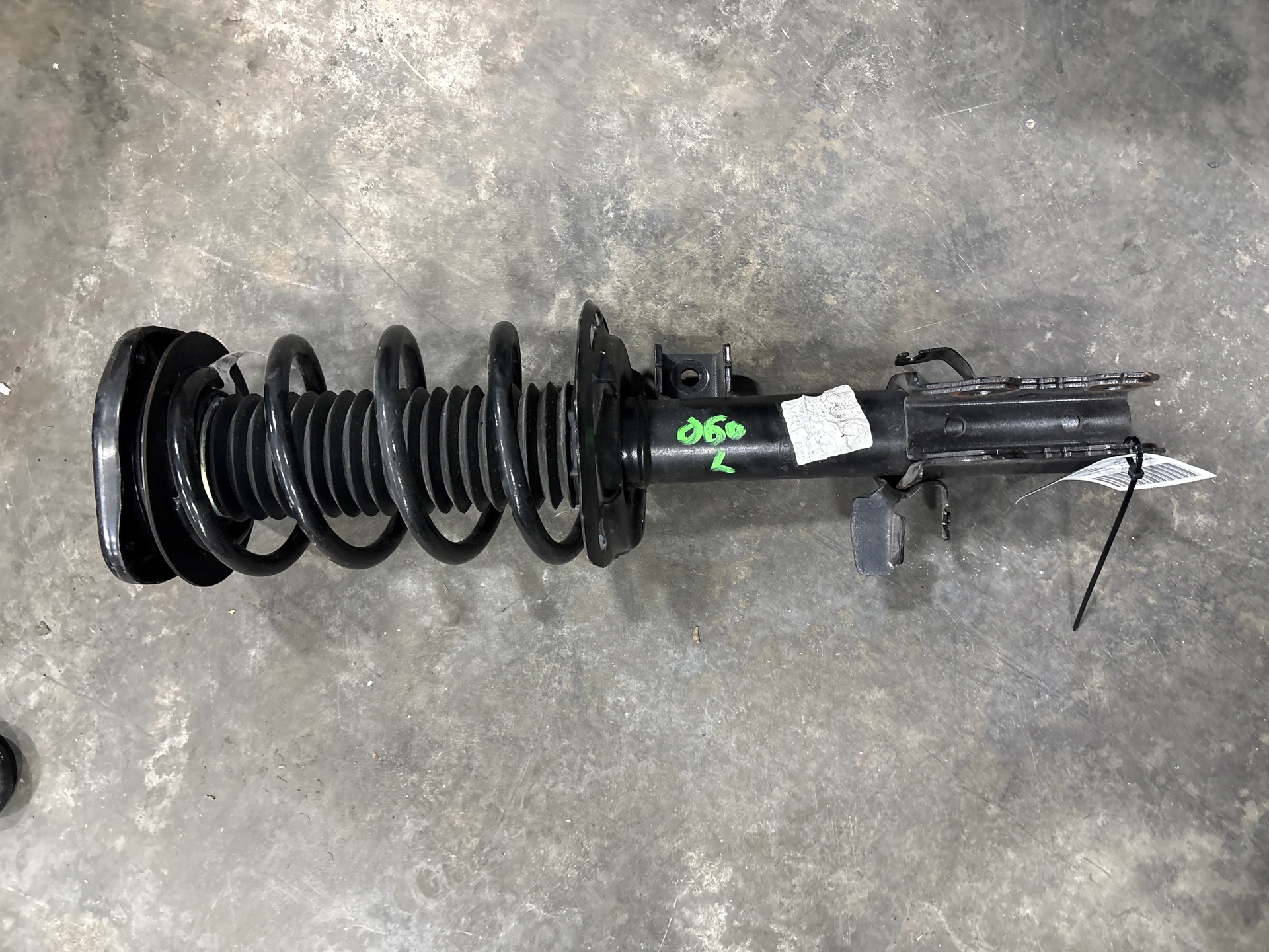 Lh Strut Standard Suspension · 1