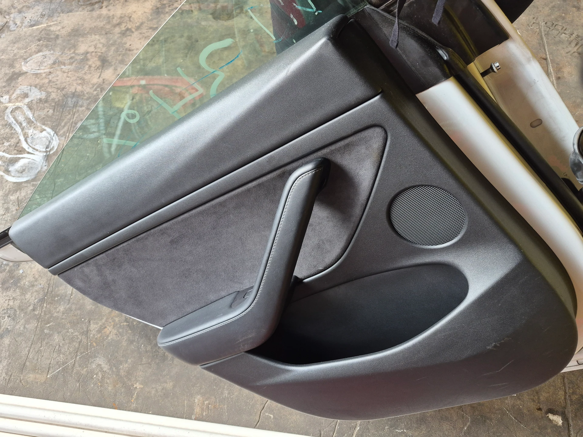 Lh Rear Door Assembly · 2