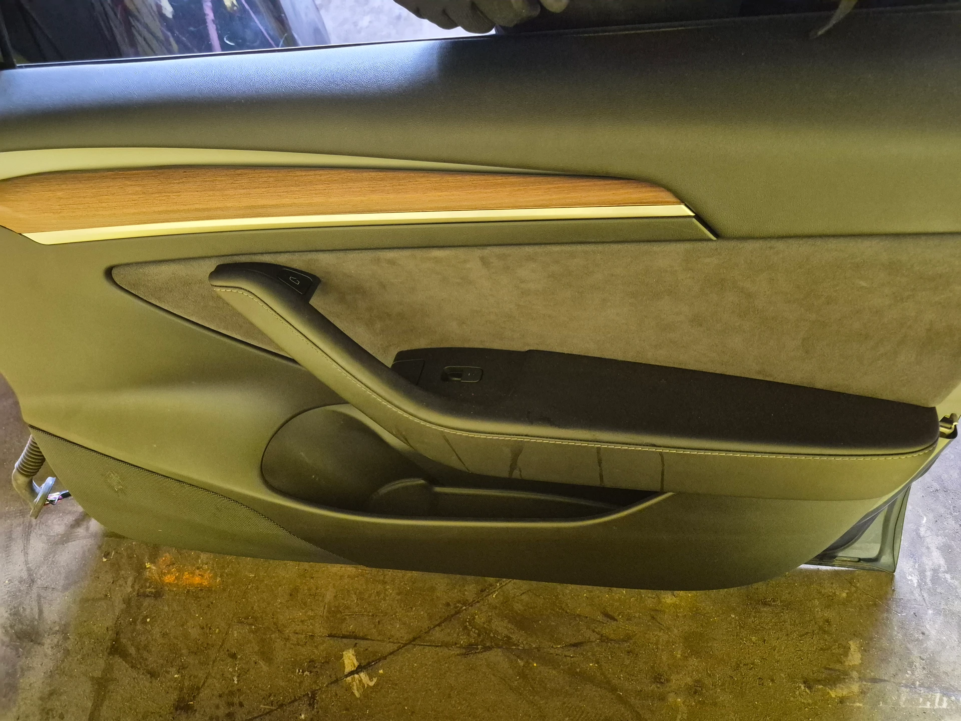 Rh Front Door Assy · 2