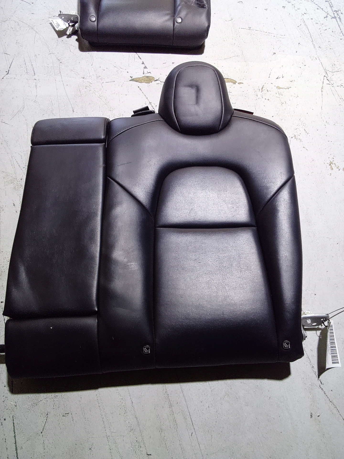 Back Seat Assy · 4