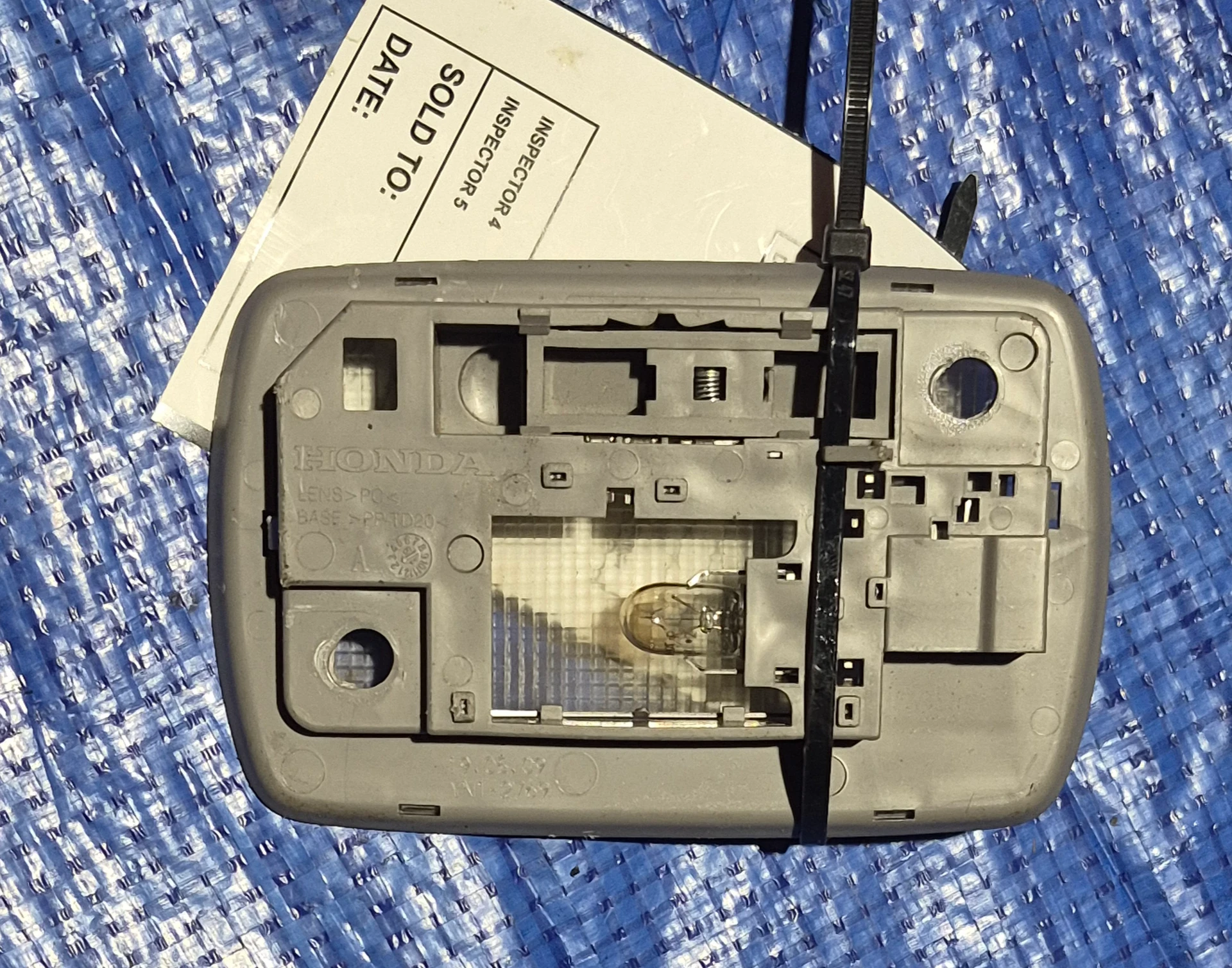Dome Lamp Lens · 1