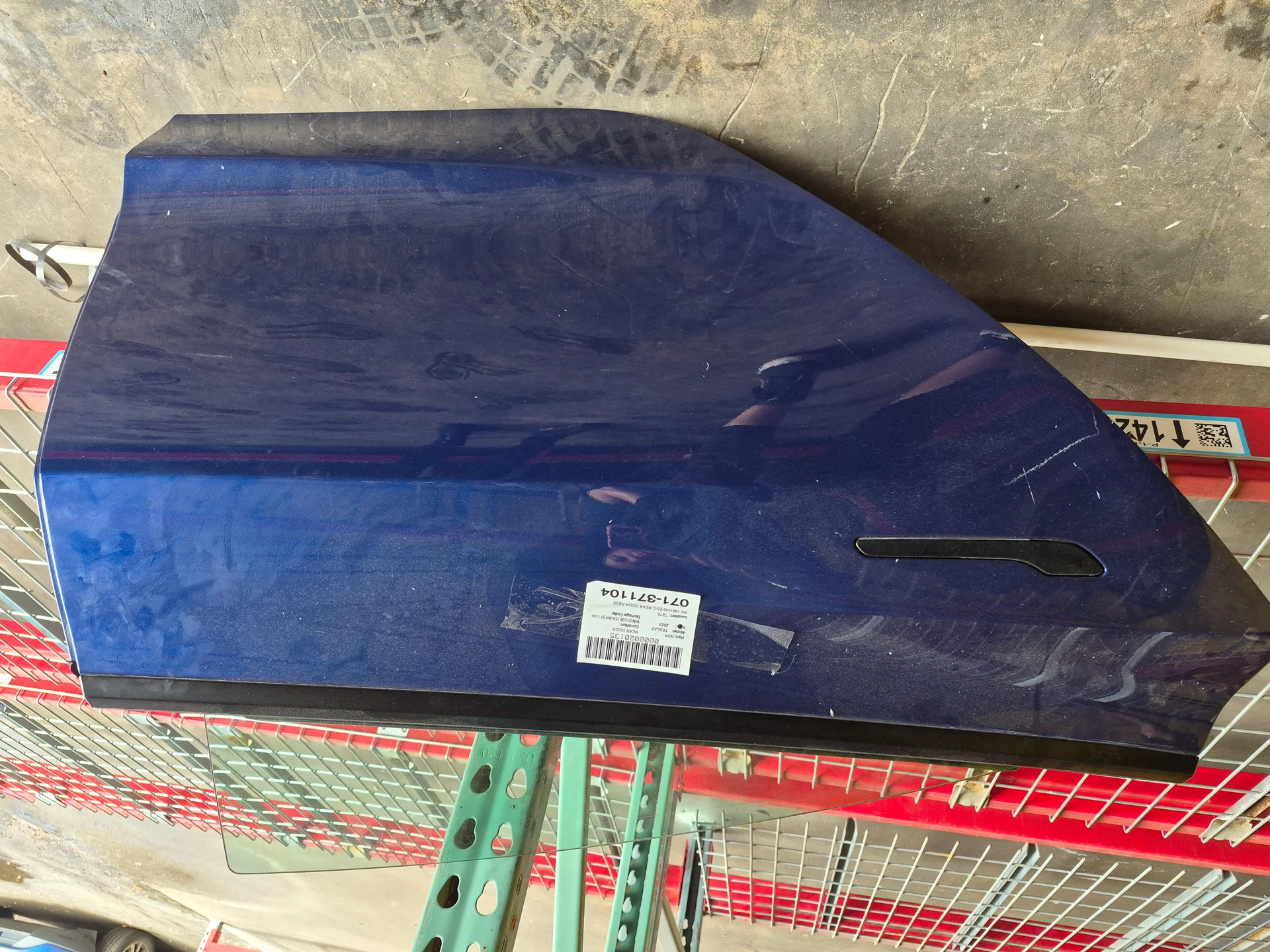 Rh Rear Door Assembly · 1