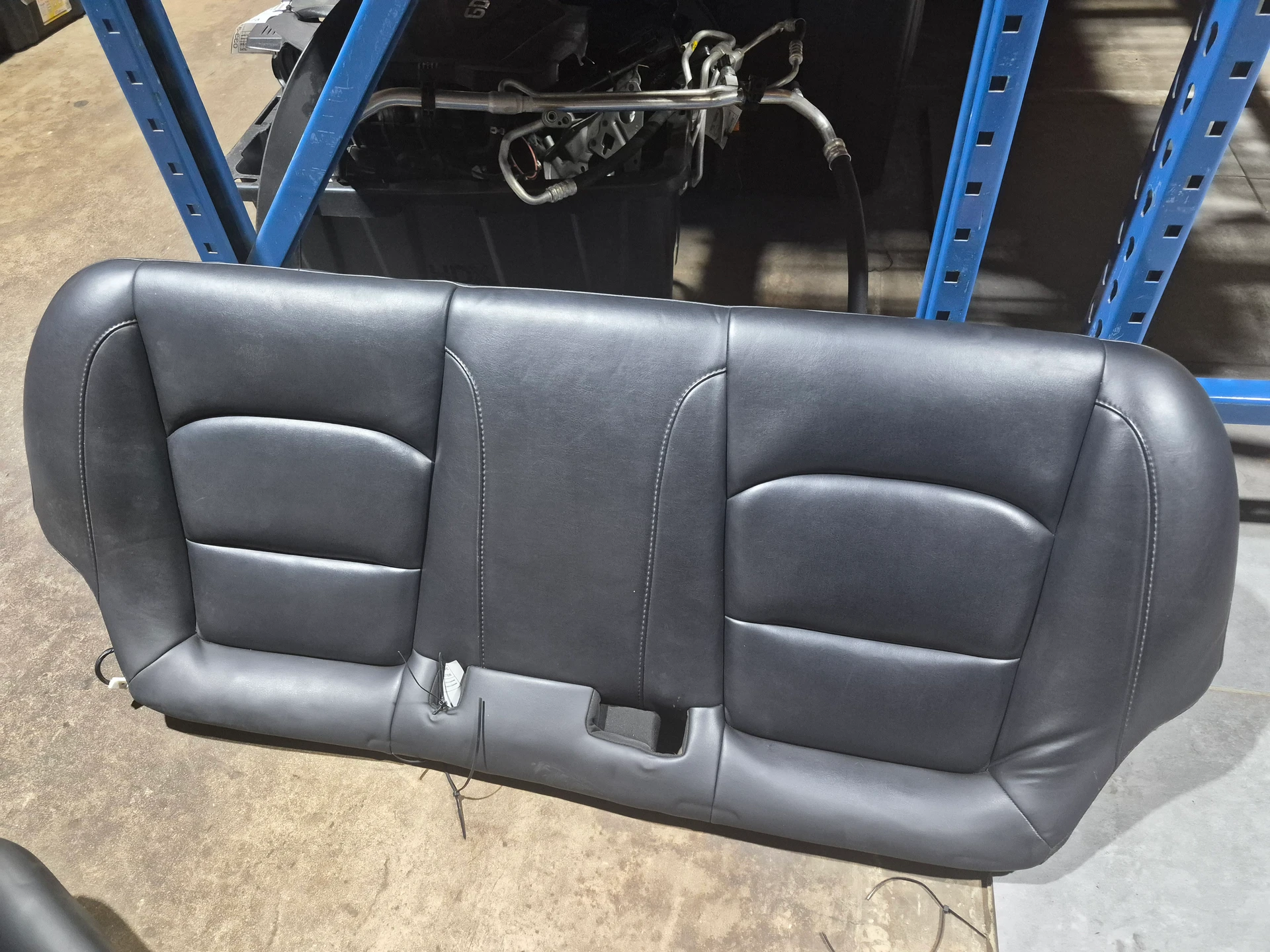 Back Seat Assy · 4