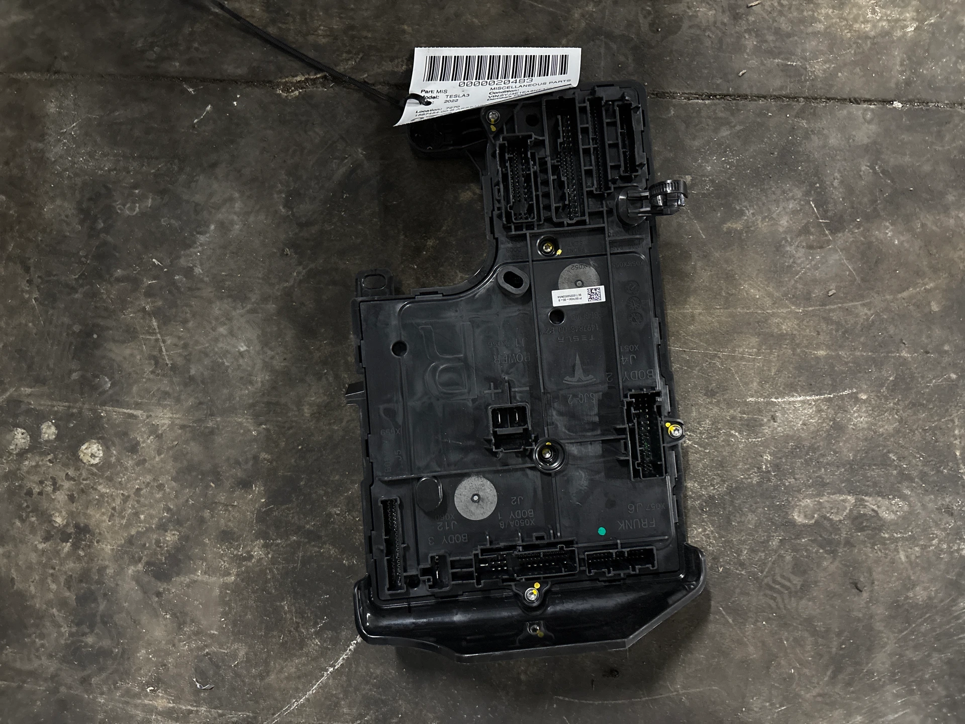 Assembly 2020, Low Voltage Premium Controller, Right · 1