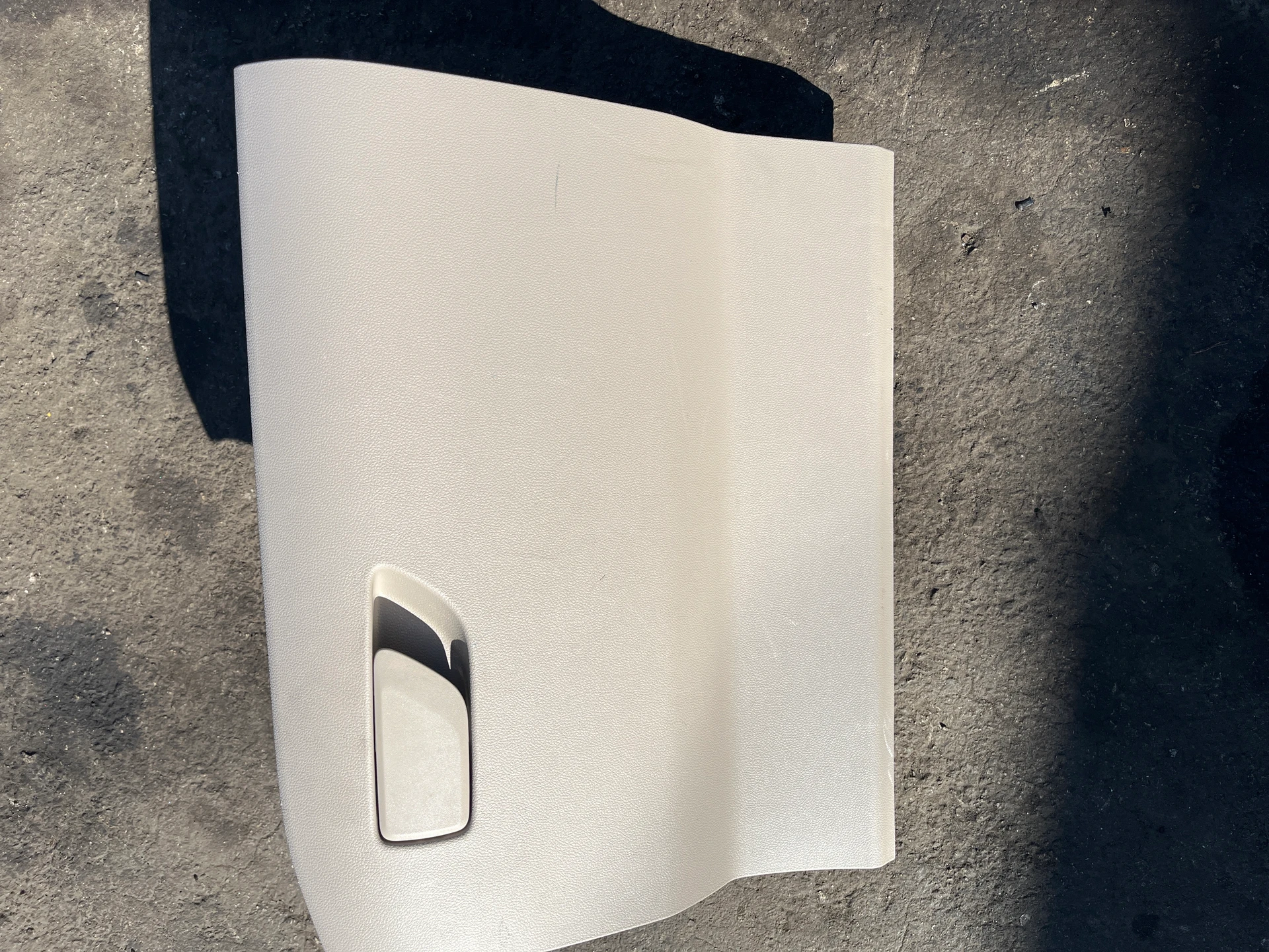 Glove Box Ebony · 1