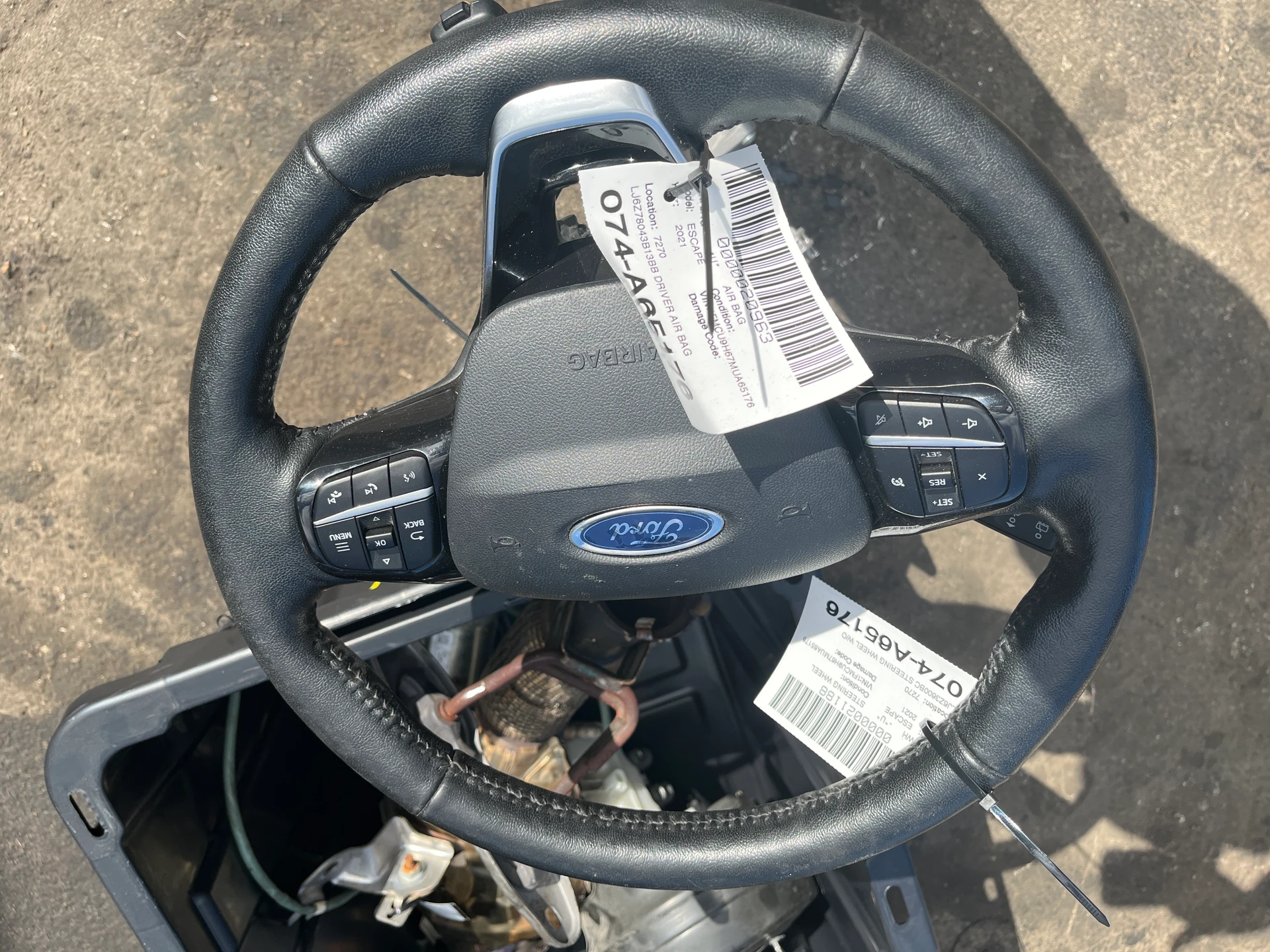 Steering Wheel w/o Leather w/o Shift Paddle · 2