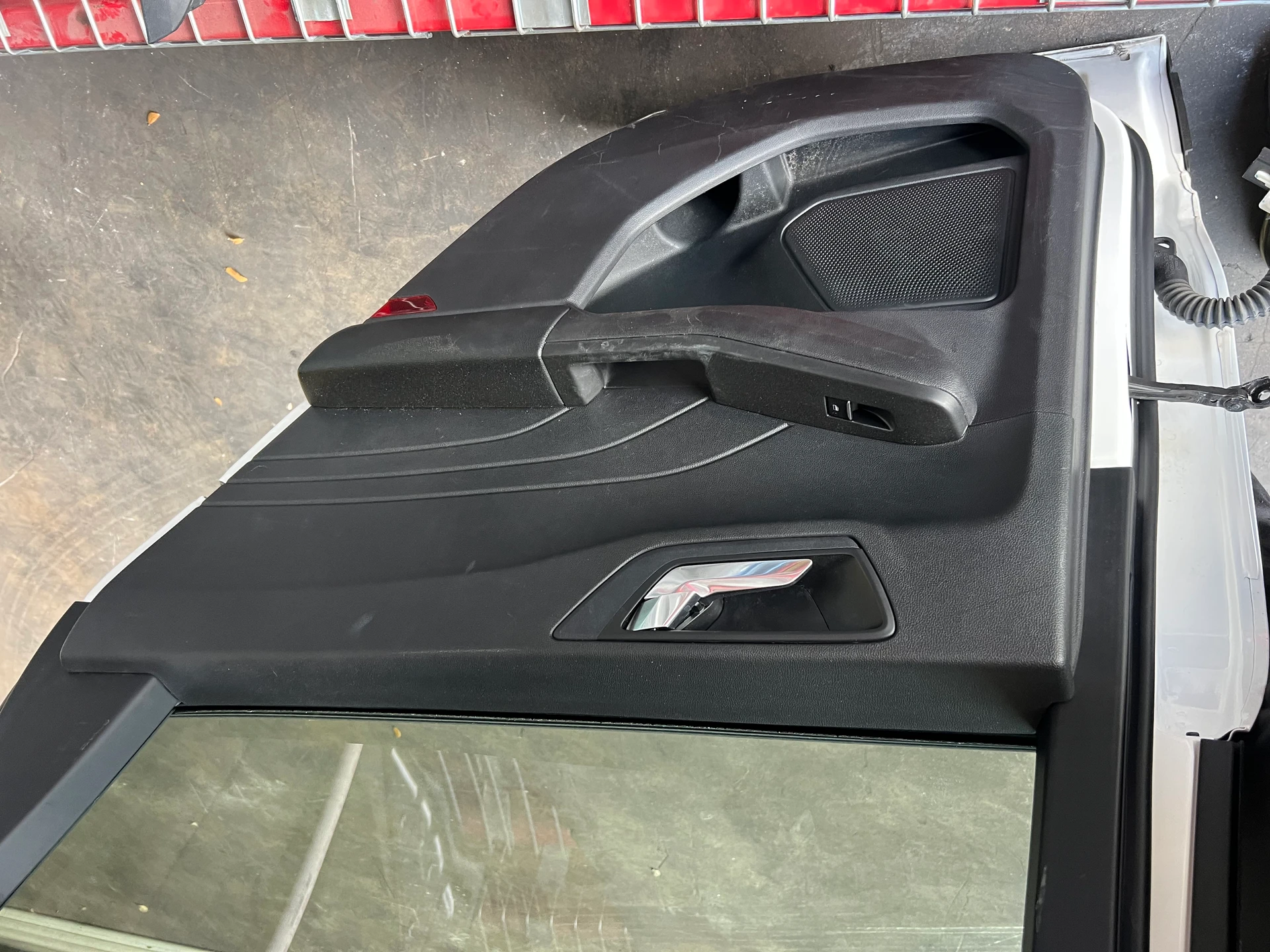 Rh Door Trim Panel Sel, Sel Hybrid Ebony · 5
