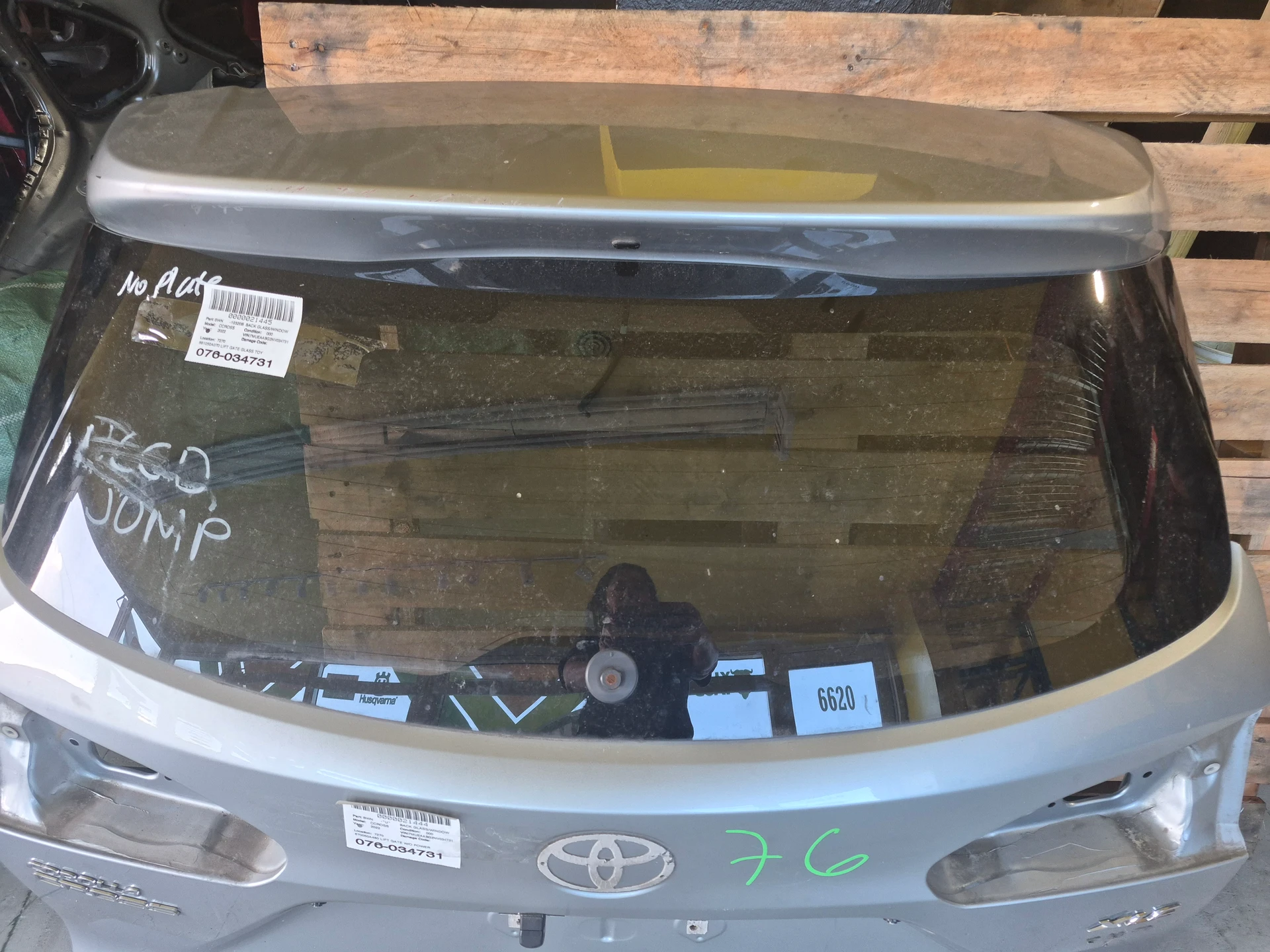 Lift Gate Glass Toyota W/dark Tint · 2