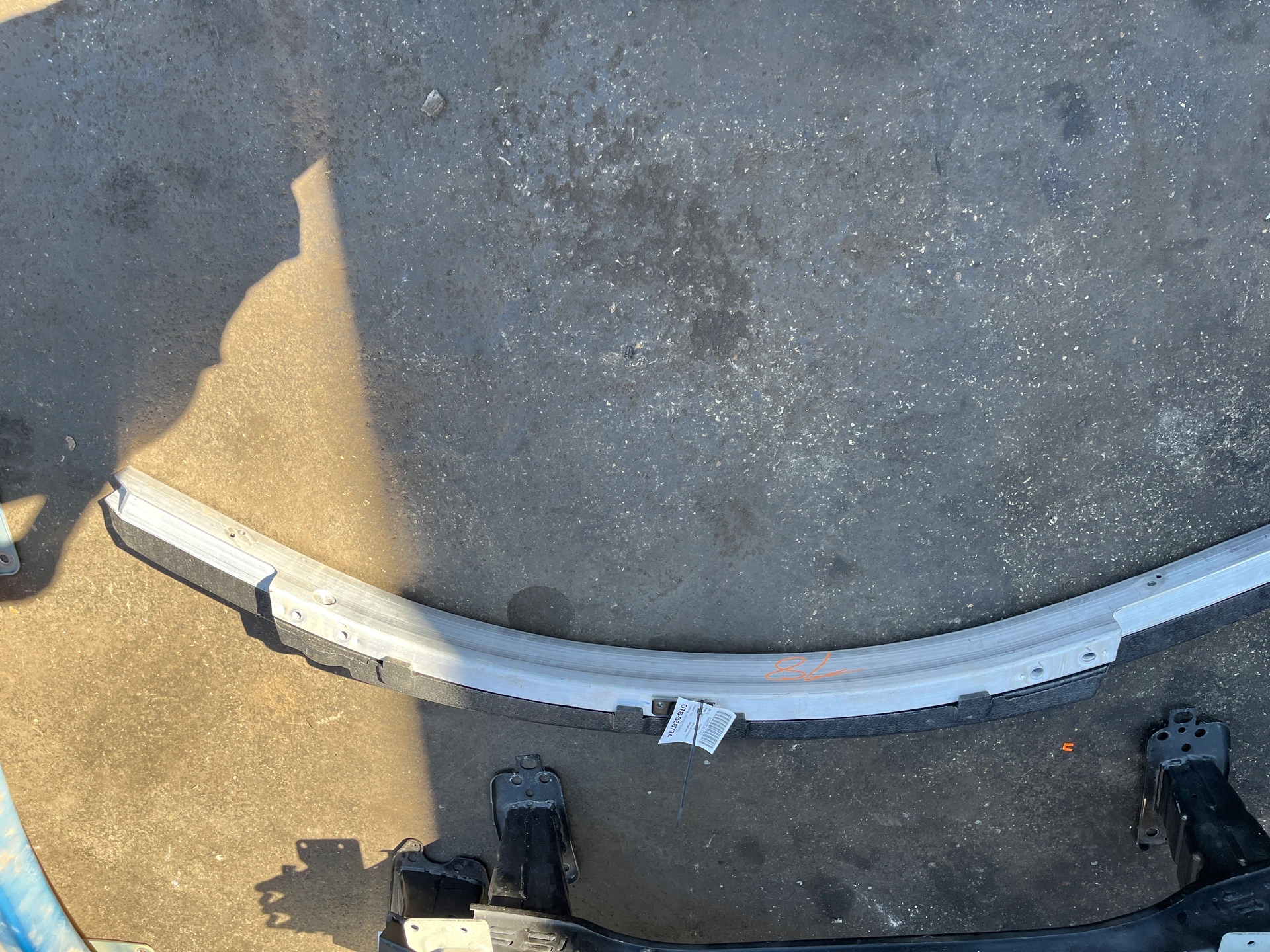 Assy-front Bumper Impact Bar · 1