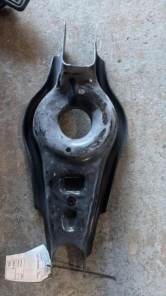 Rh Rear Lower Aft Link Assy · 1
