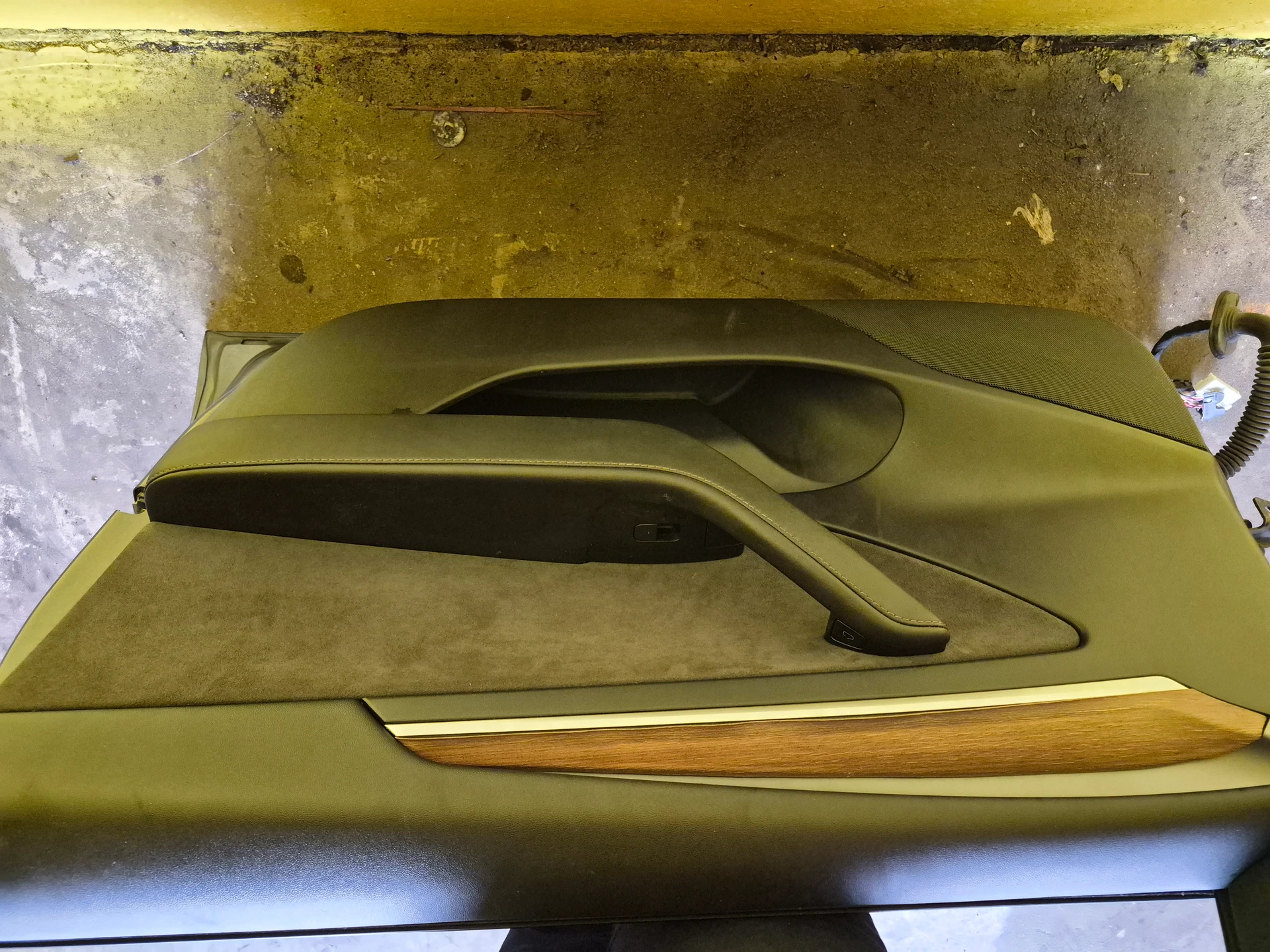 Rh Front Door Assy · 2