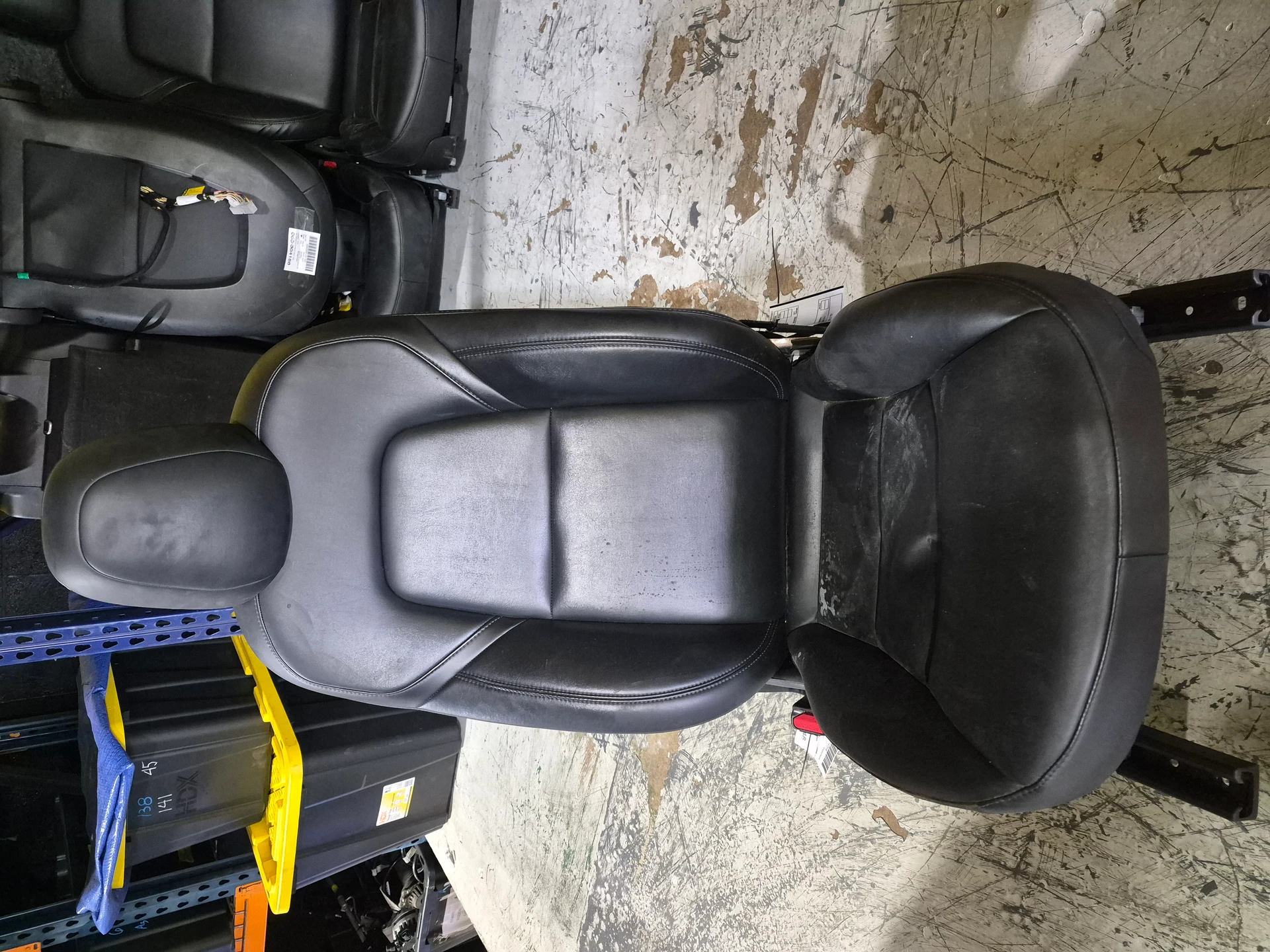 Lh Front Seat Assy · 1