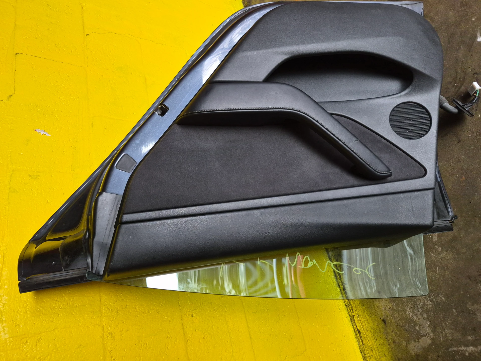 Rh Rear Door Assembly · 2