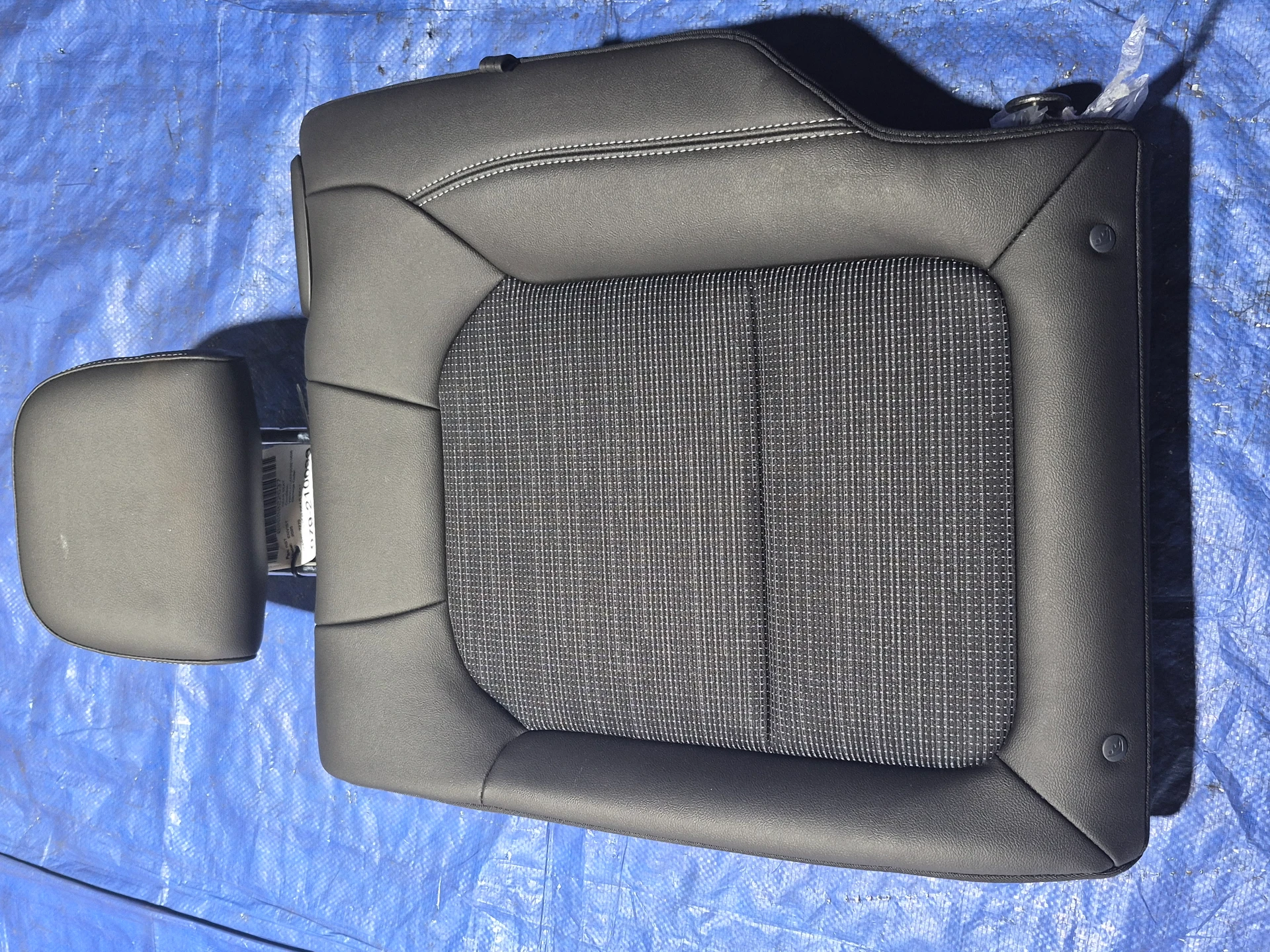 Rh/lh Rear Seat · 3