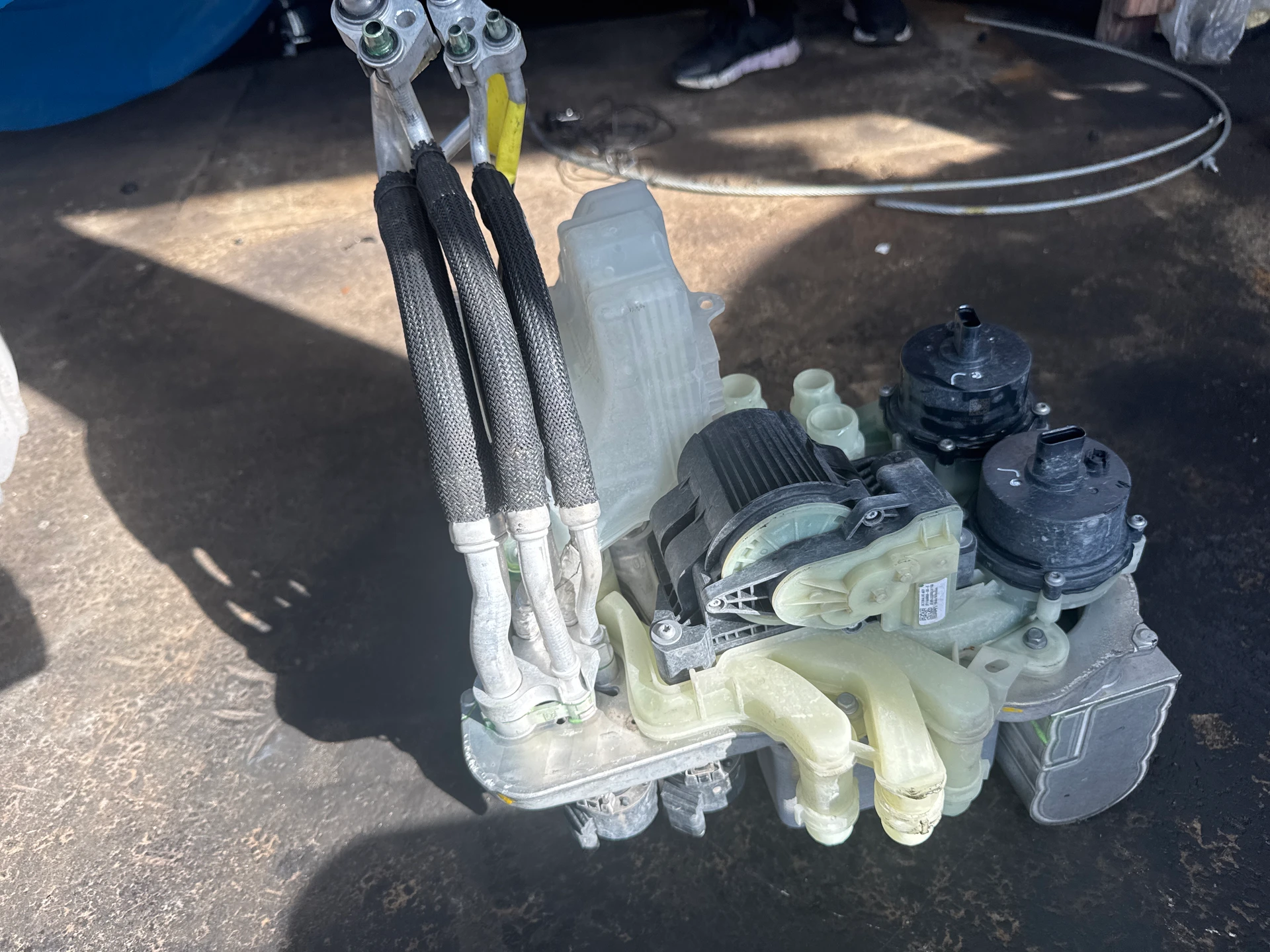 Supermanifold Assembly · 2