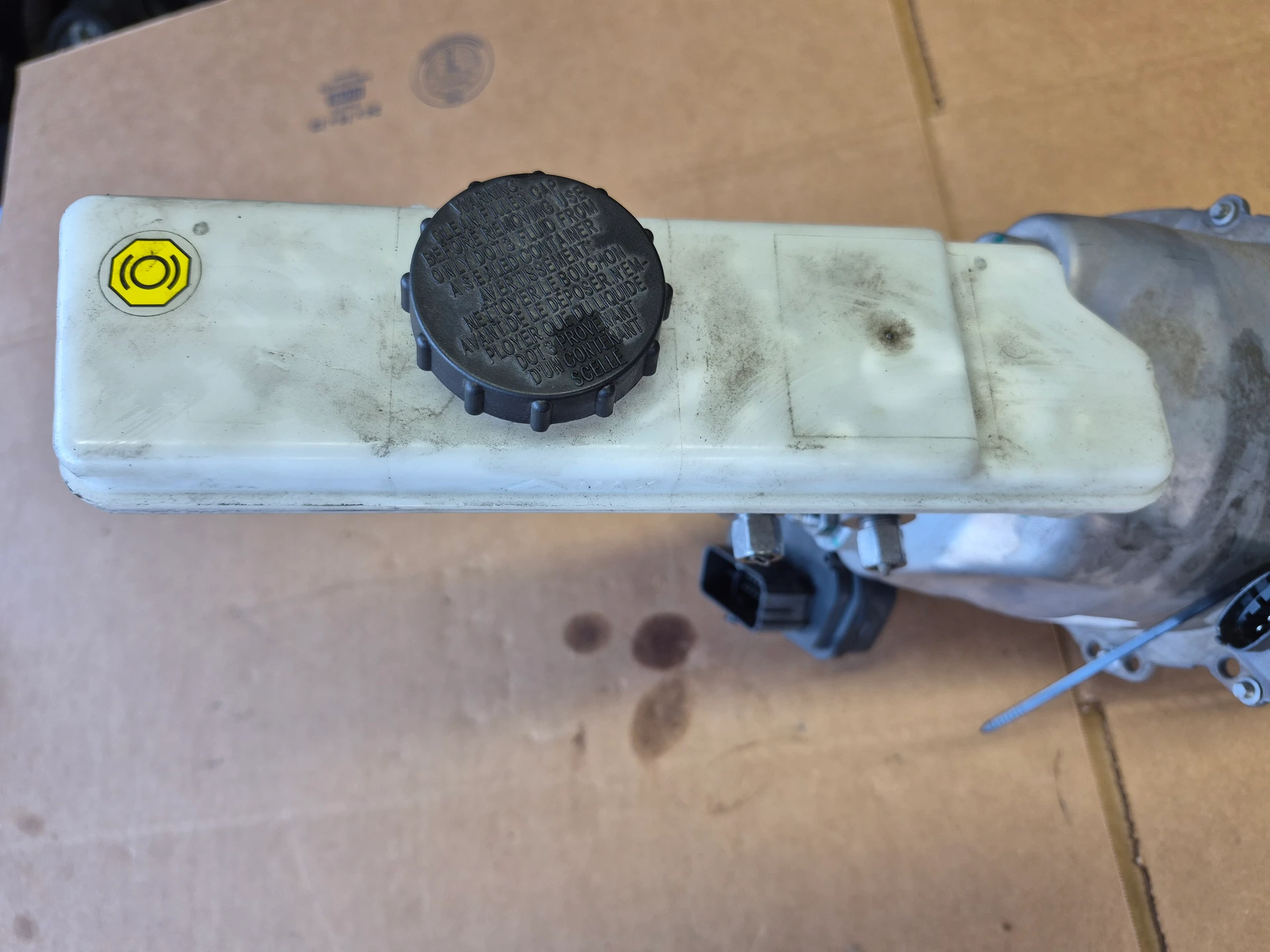 Lh Brake Booster and Master Cylinder Assembly - Left Hand Drive · 2