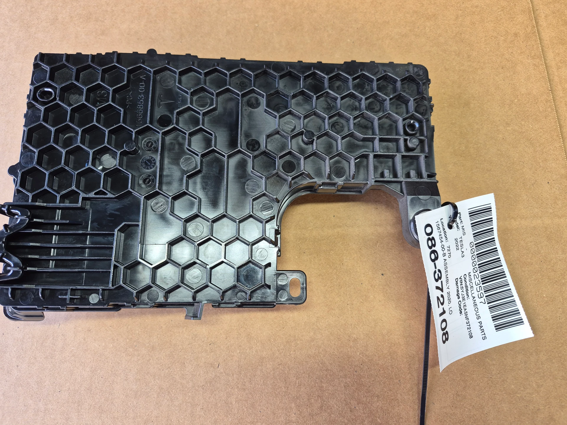 Assembly 2020, Low Voltage Premium Controller, Right · 1