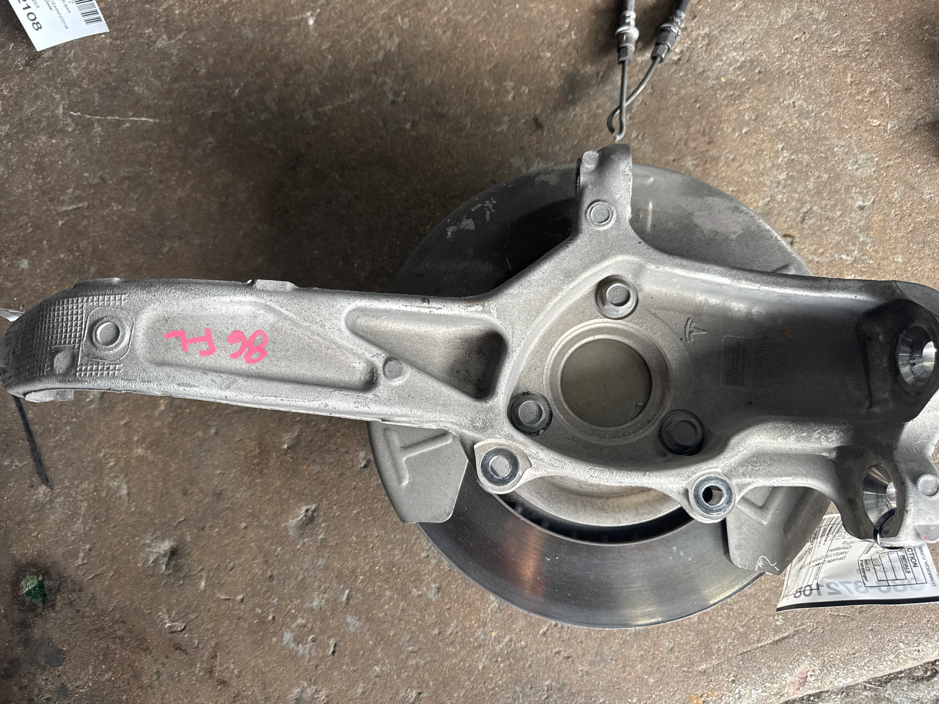 Lh Front Knuckle · 1
