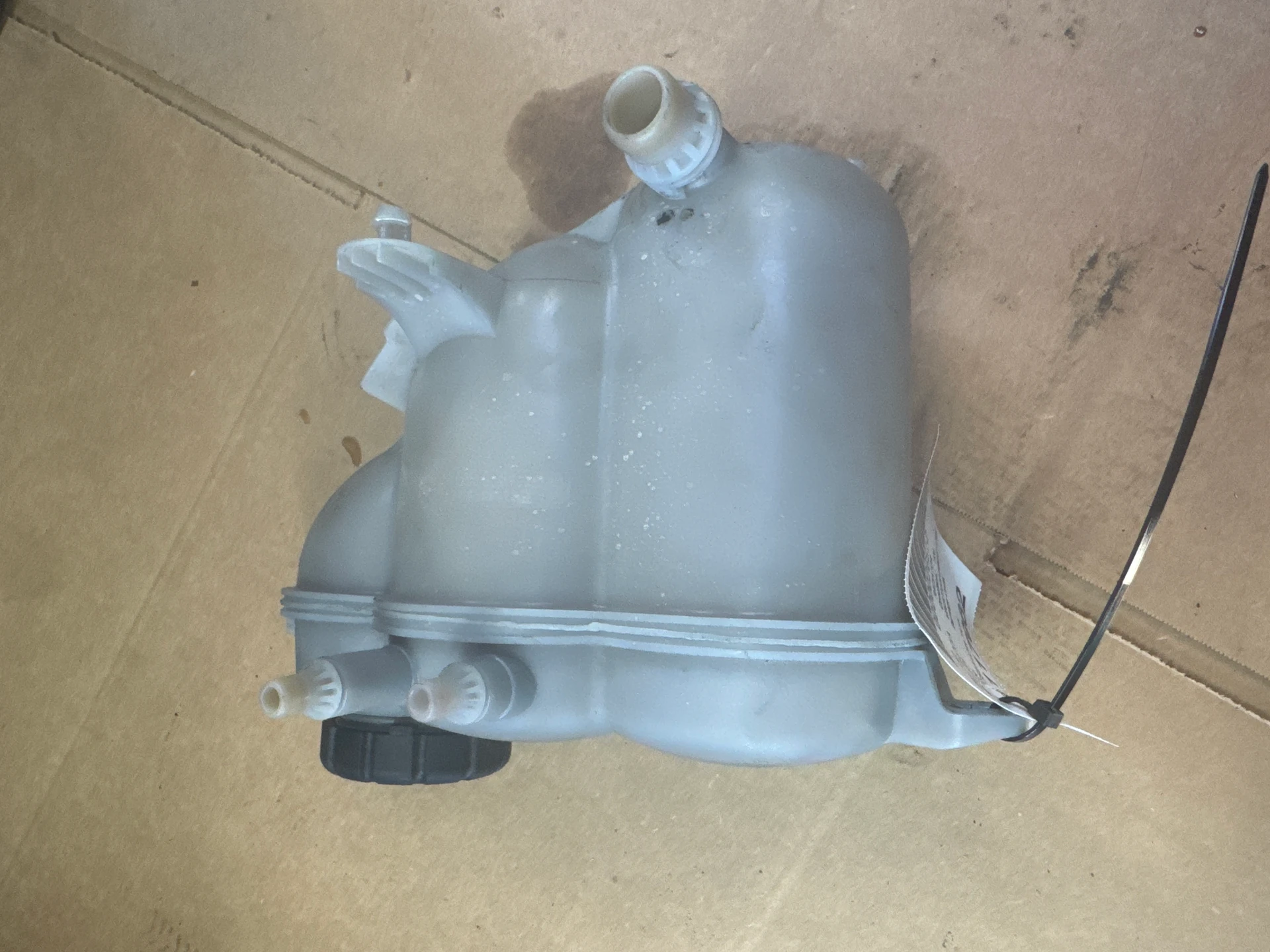 Reservoir Tank · 1
