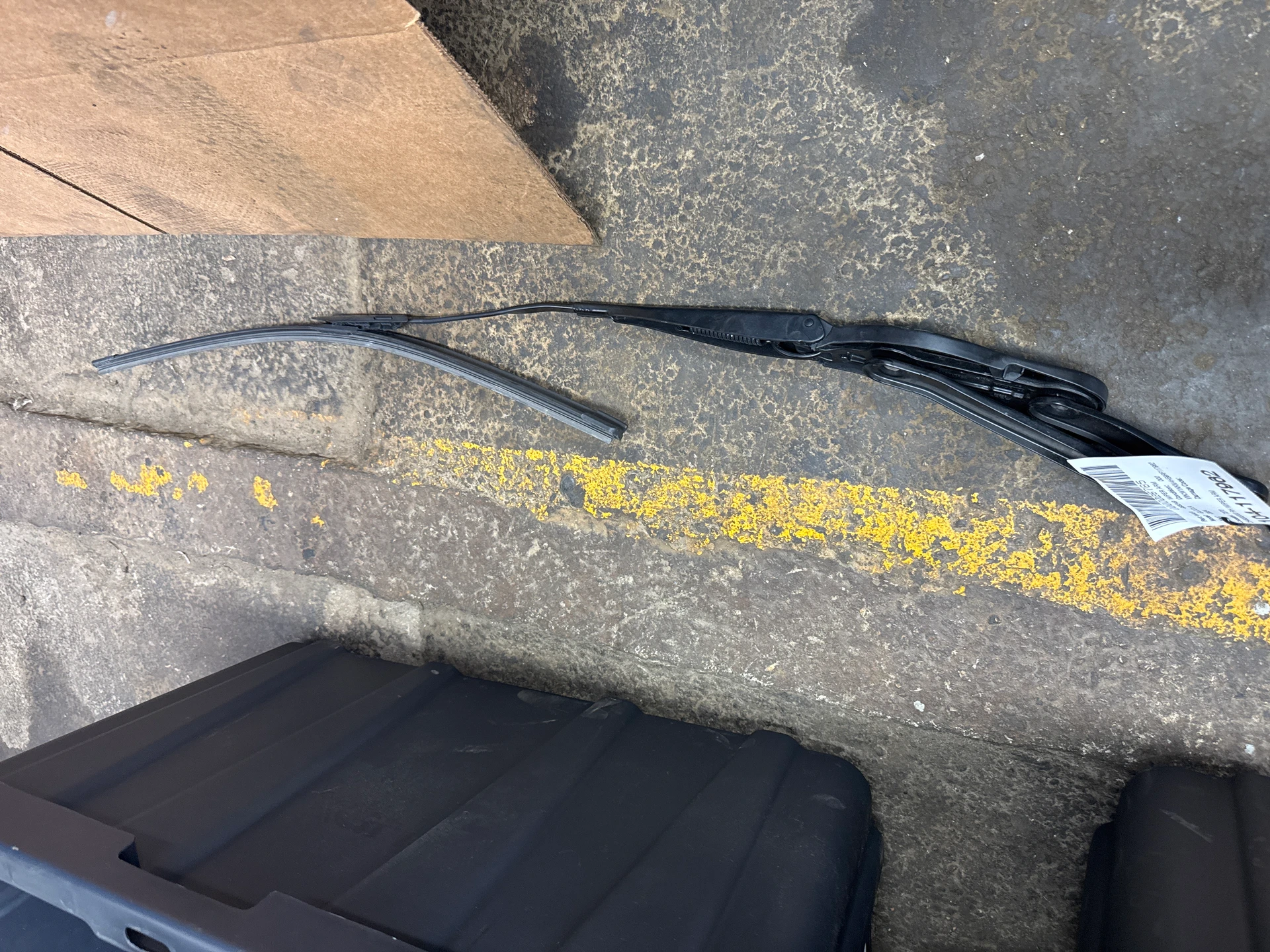 Rh Wiper Arm · 1