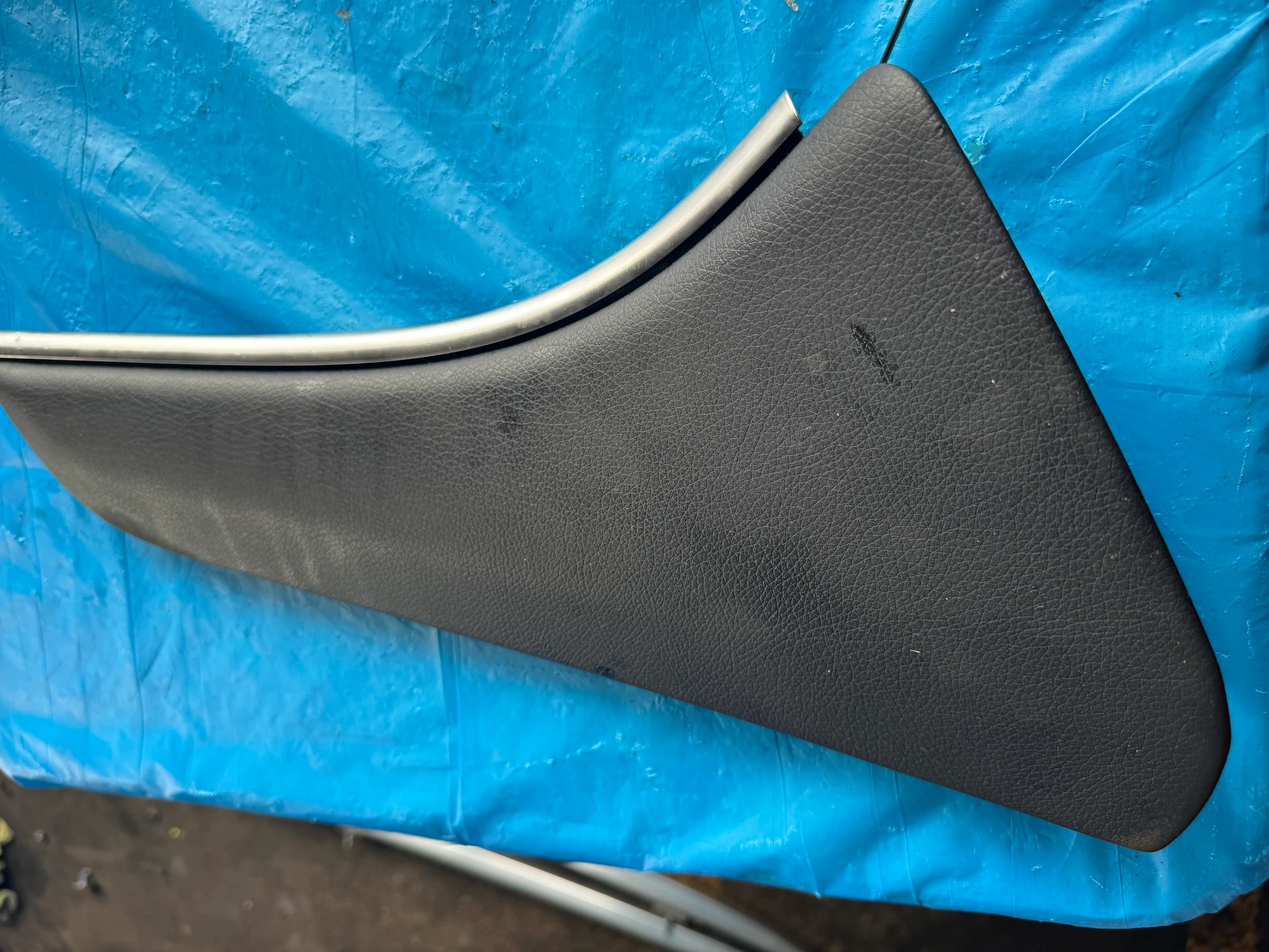 Rh Cover Trim · 1