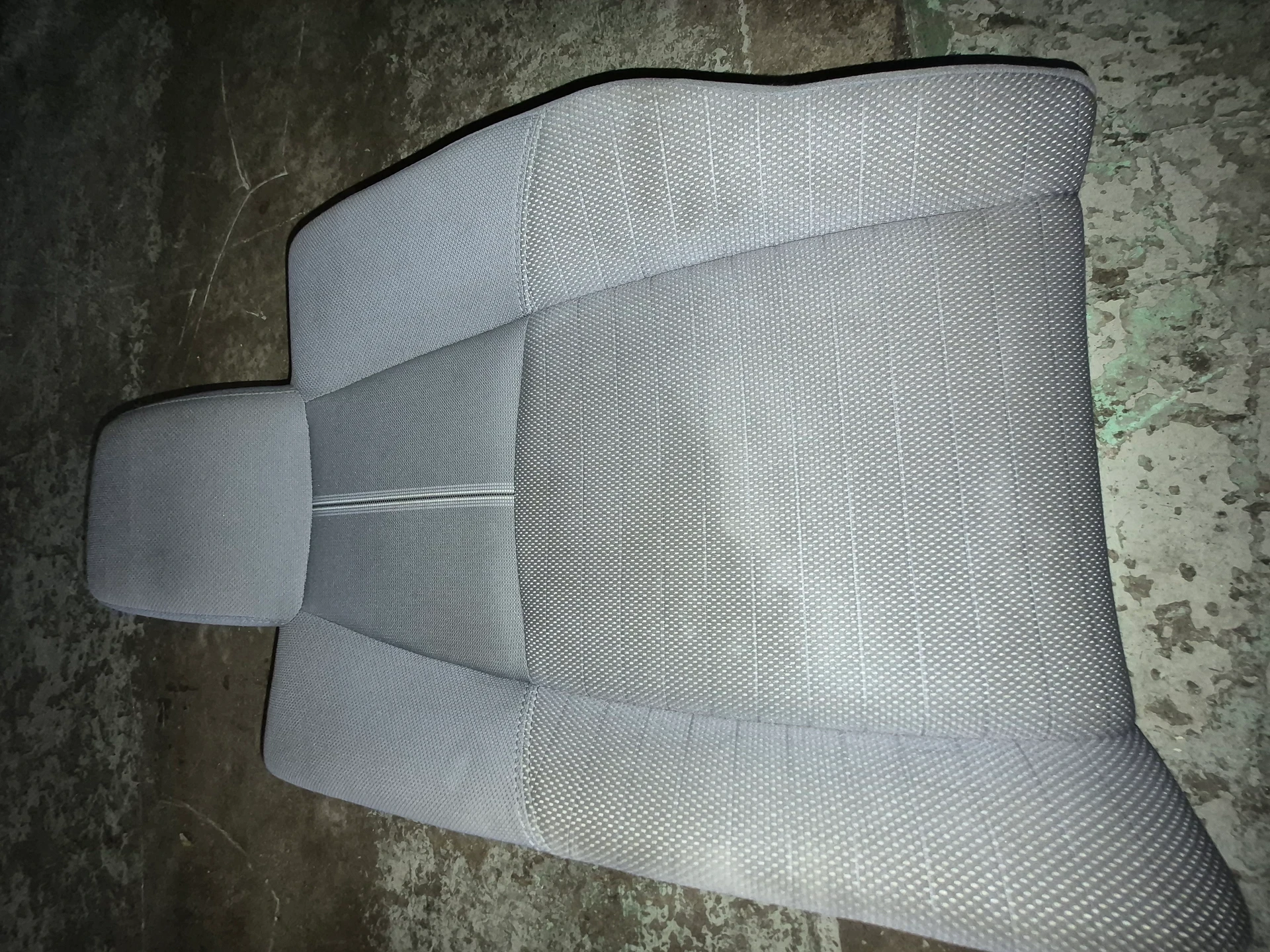 Rear Seat Assy · 4