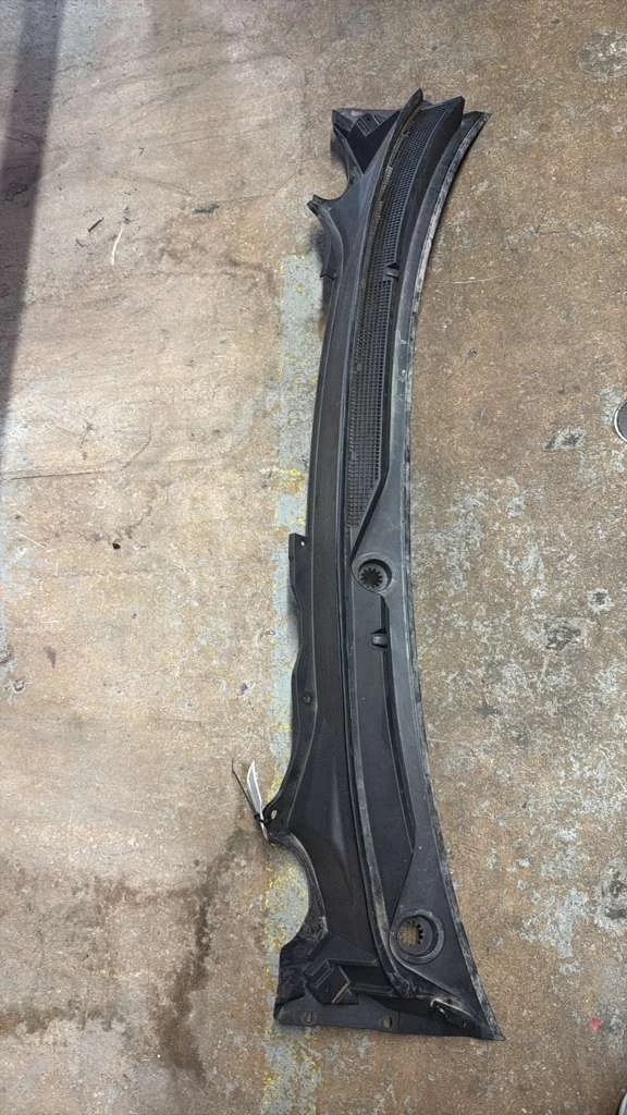 Air Inlet Grille Panel · 1