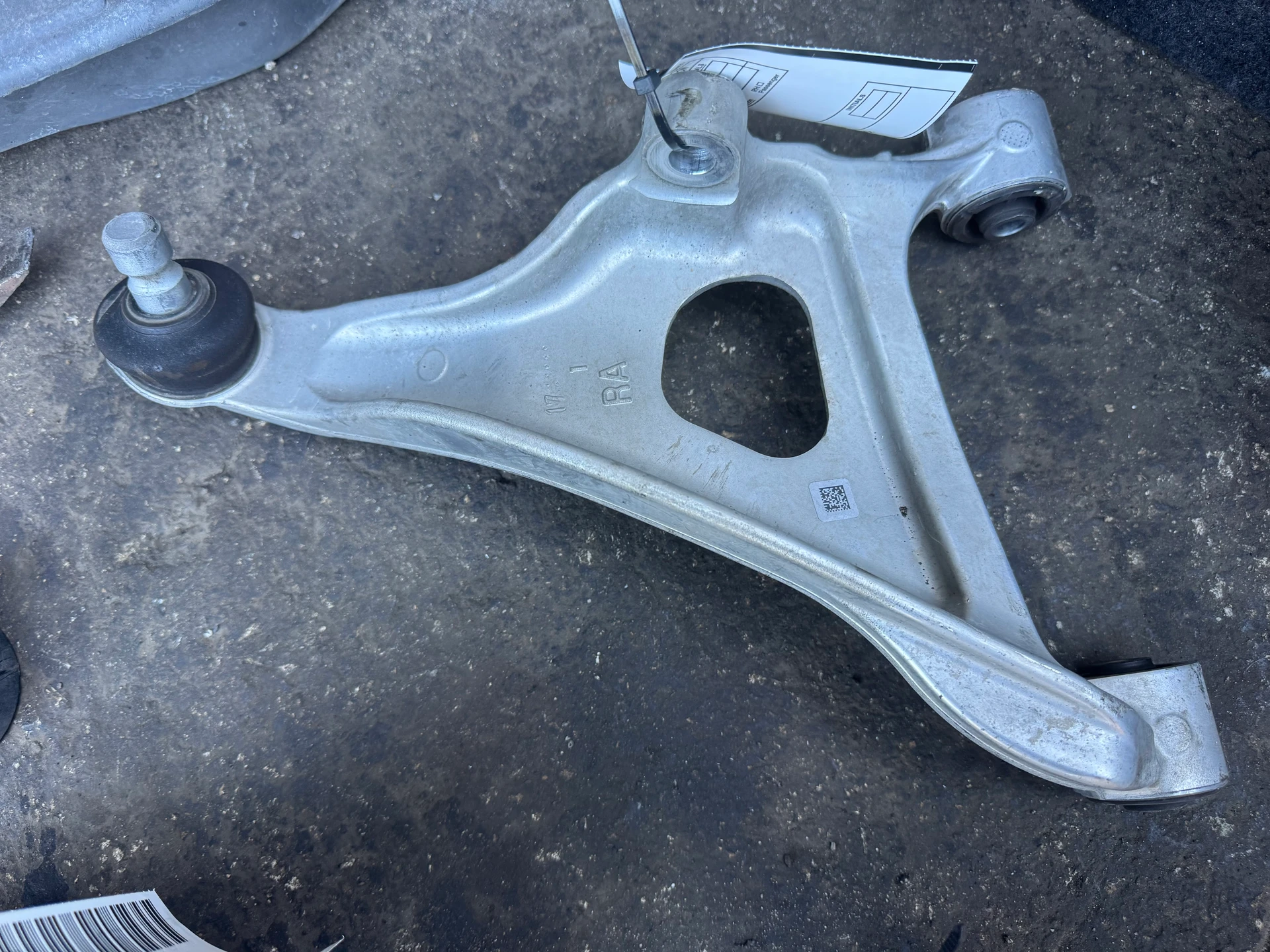Rh Upper Control Arm · 1