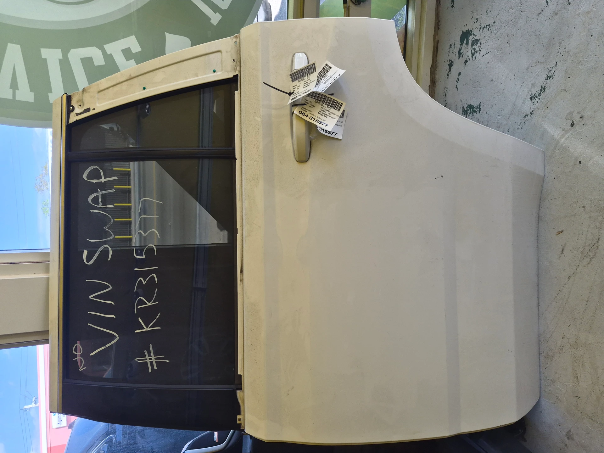 Lh Rear Door Glass · 1