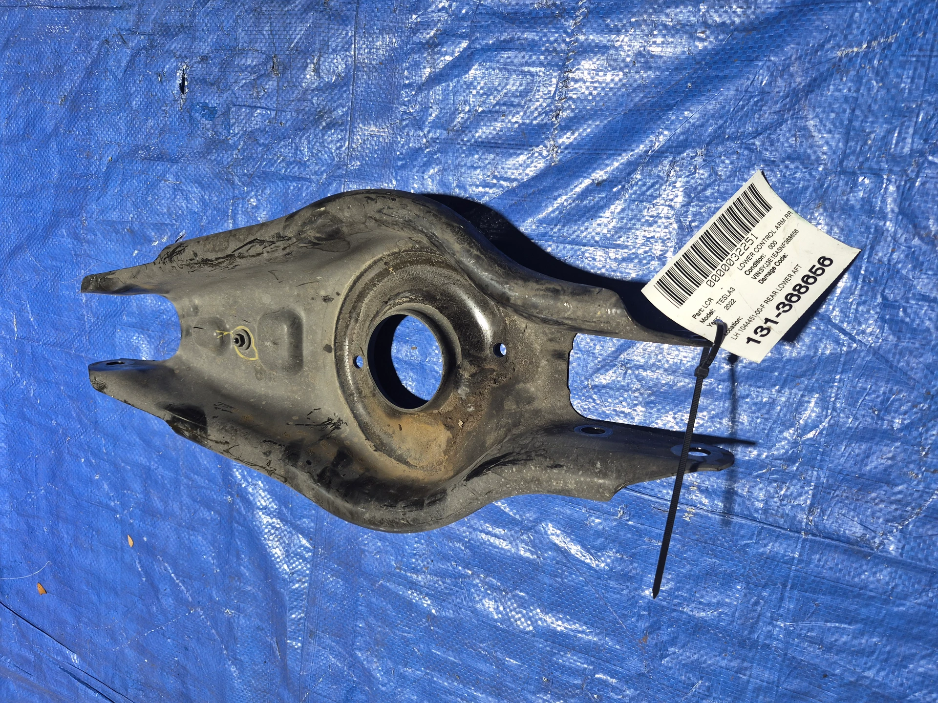 Lh Rear Lower Aft Link Assy · 1
