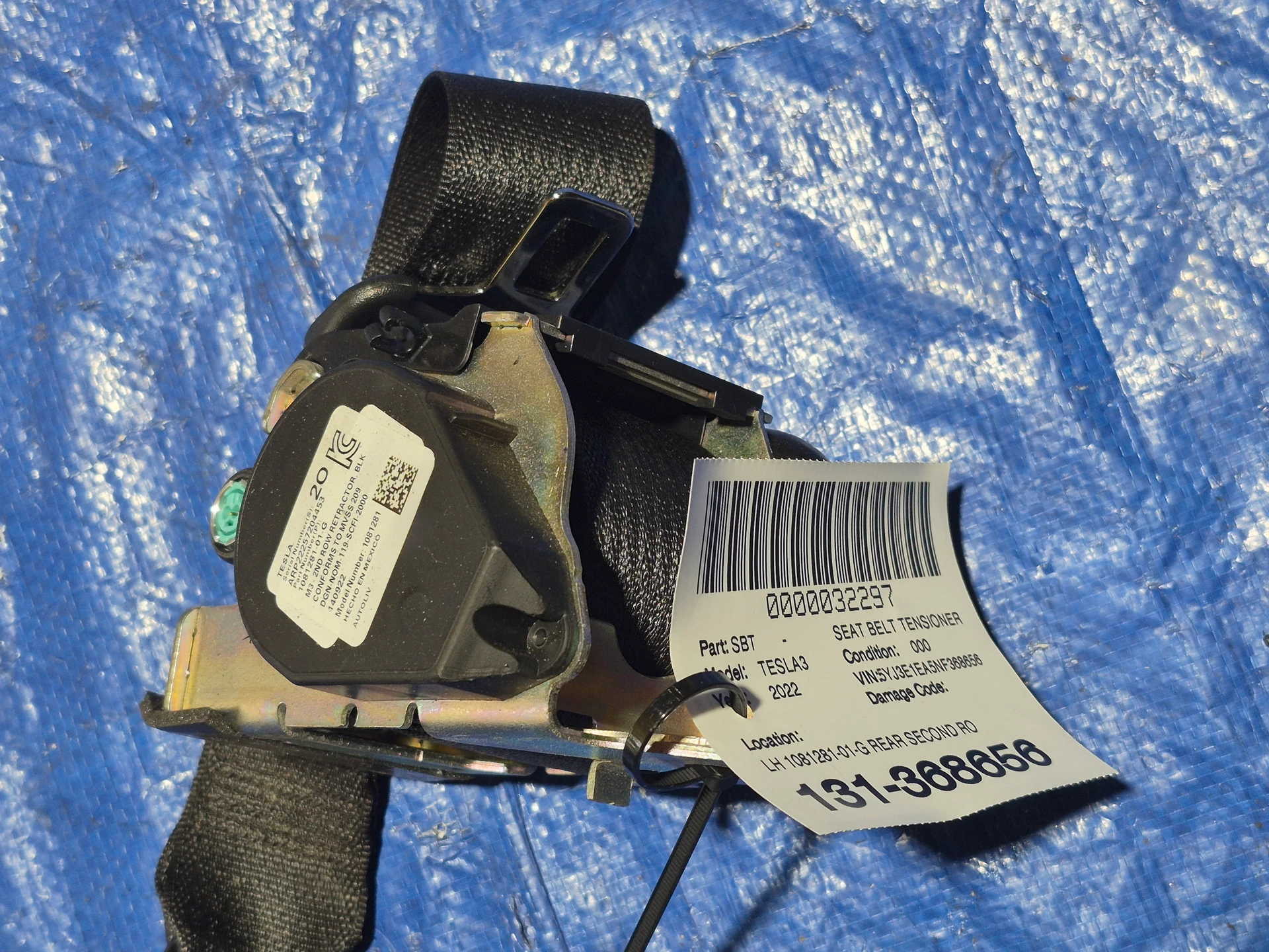 Lh Rear Second Row - Seat Belt Retractor Assembly - Black · 1