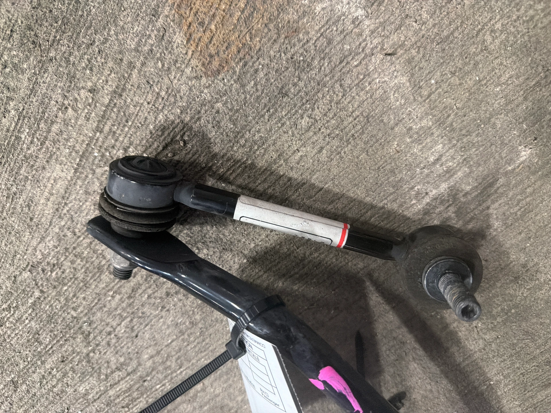 Lh Rear Stabilizer Bar Link - Left Hand · 1