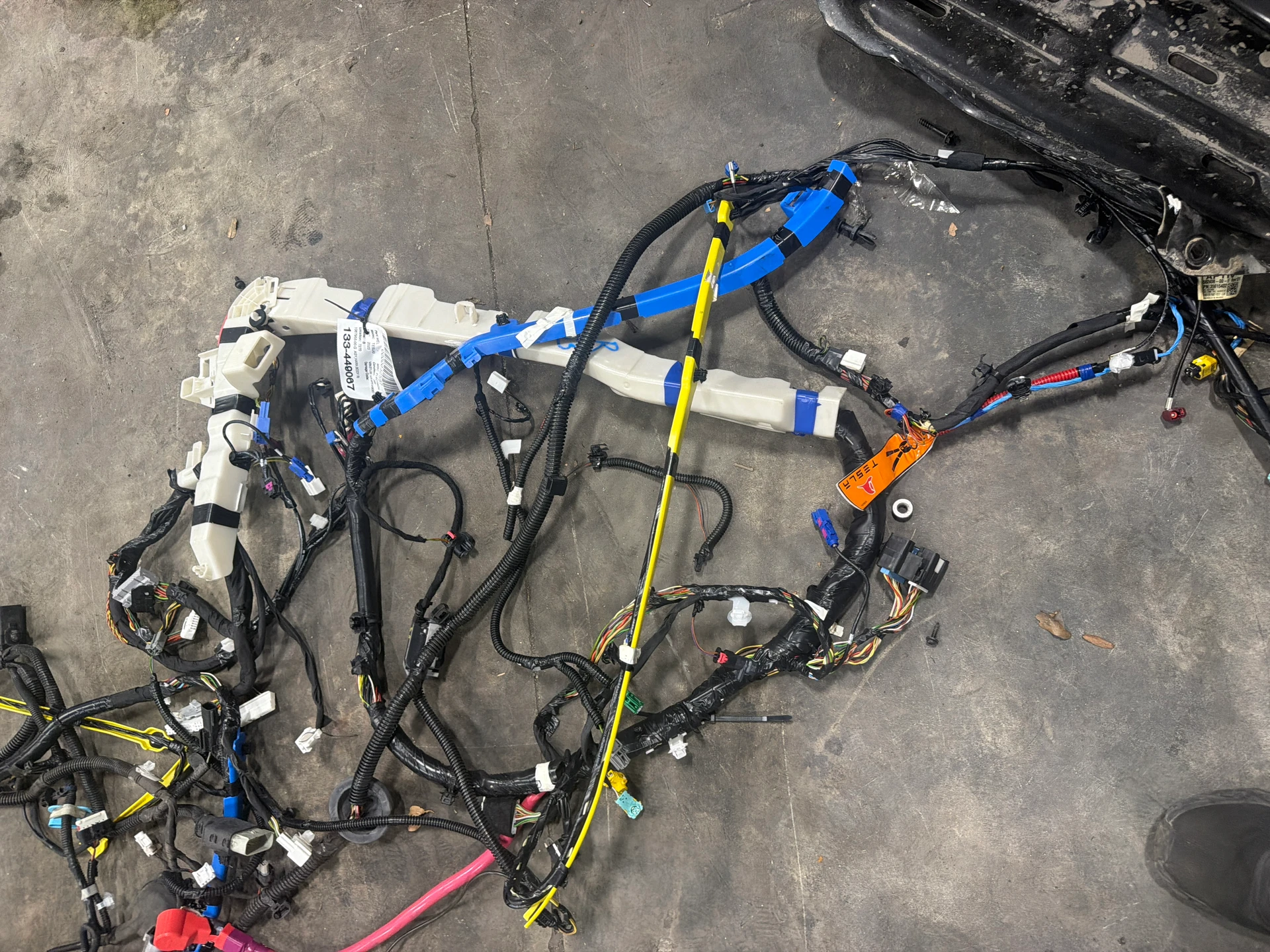 Asy,harn,body Right,left Hand Drive,prem · 1